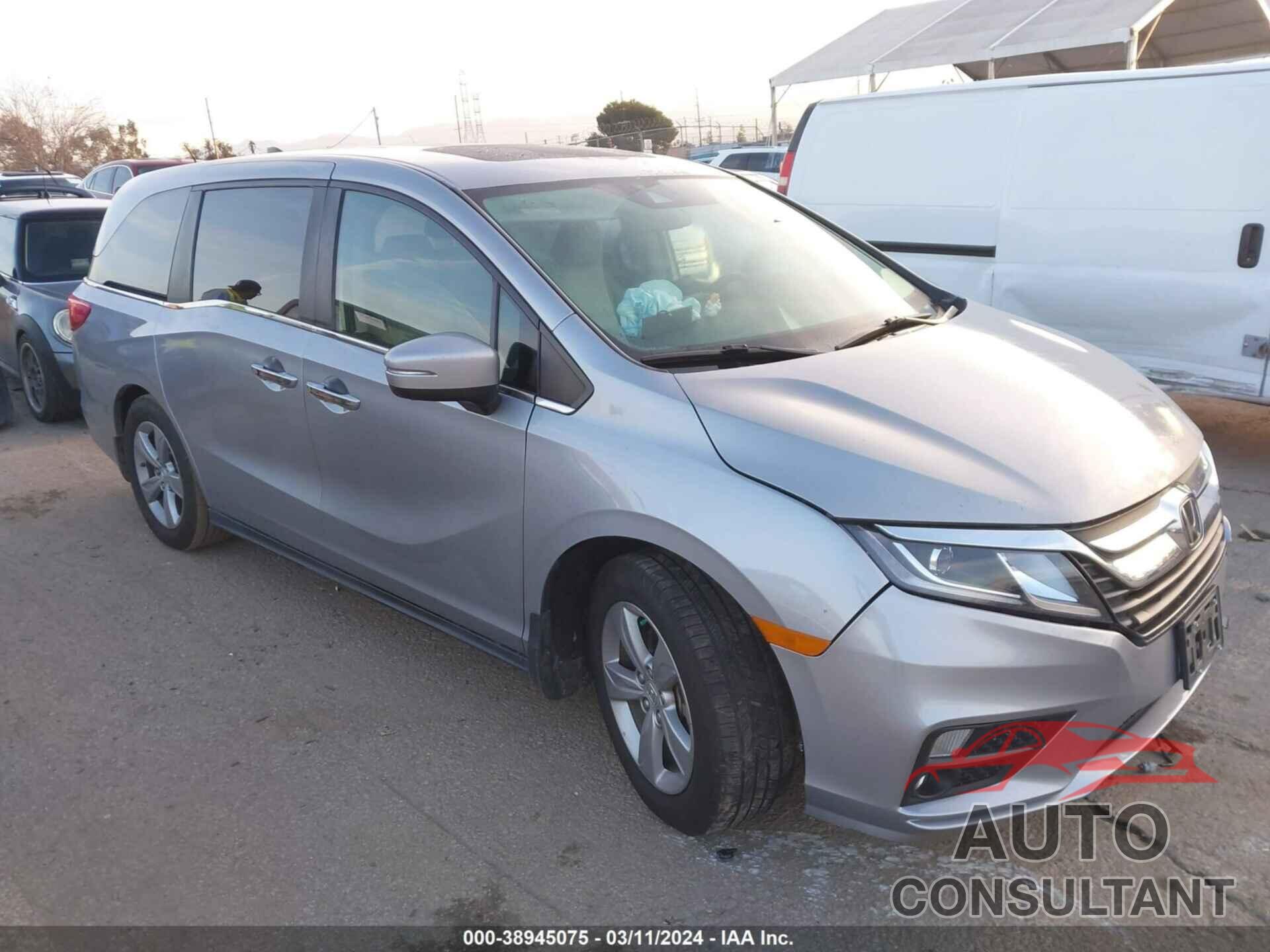 HONDA ODYSSEY 2018 - 5FNRL6H70JB069566