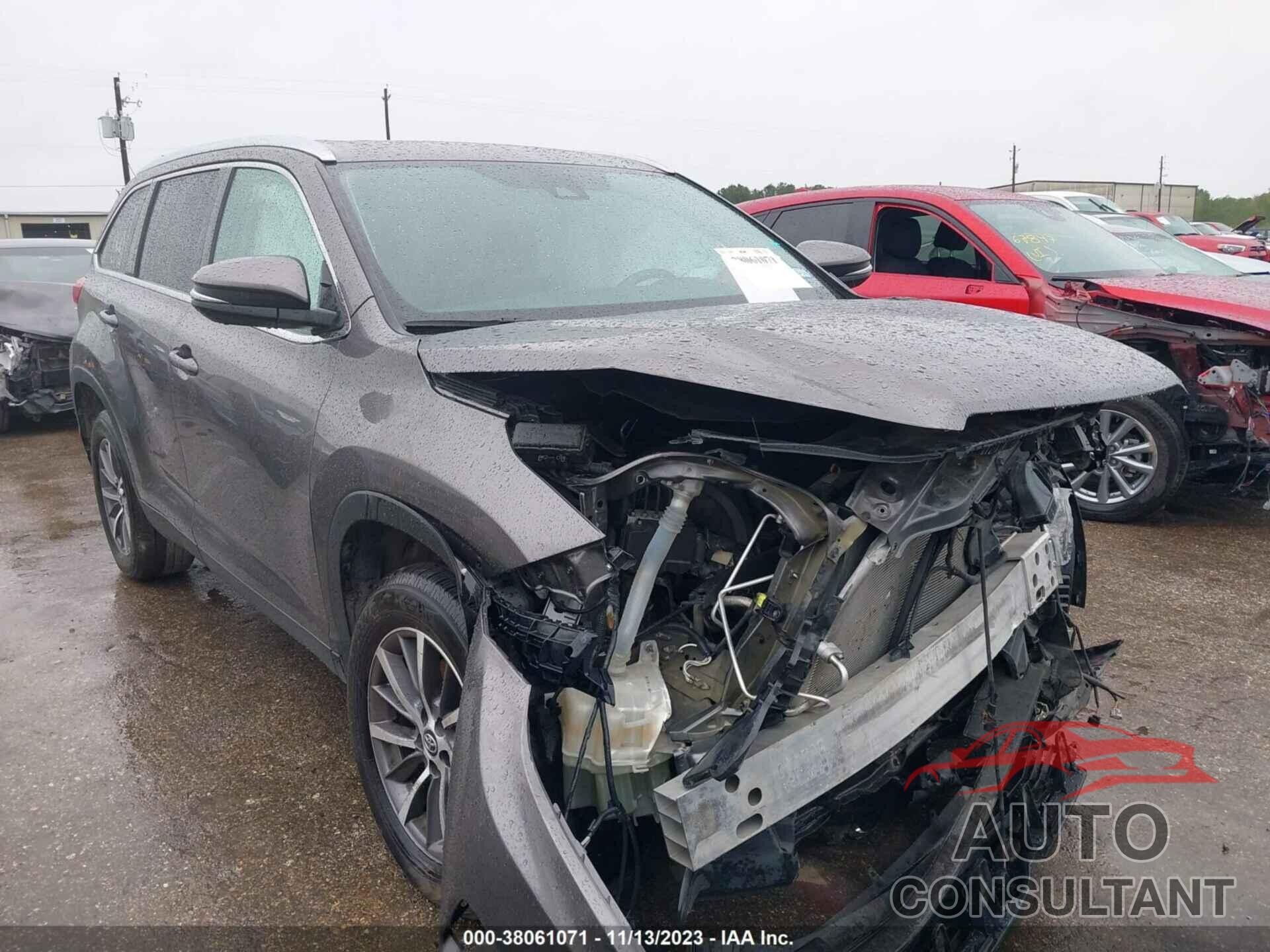 TOYOTA HIGHLANDER 2019 - 5TDKZRFH8KS555715