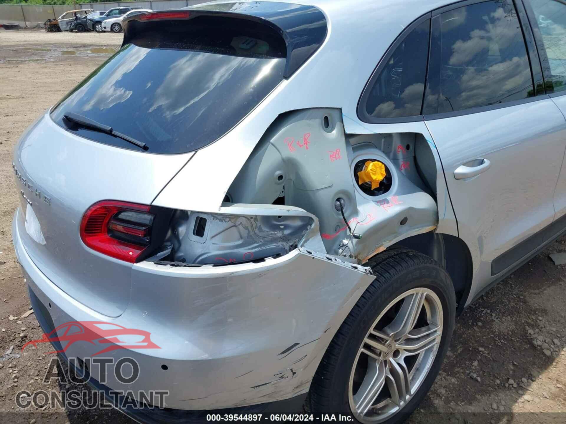 PORSCHE MACAN 2017 - WP1AA2A55HLB06315