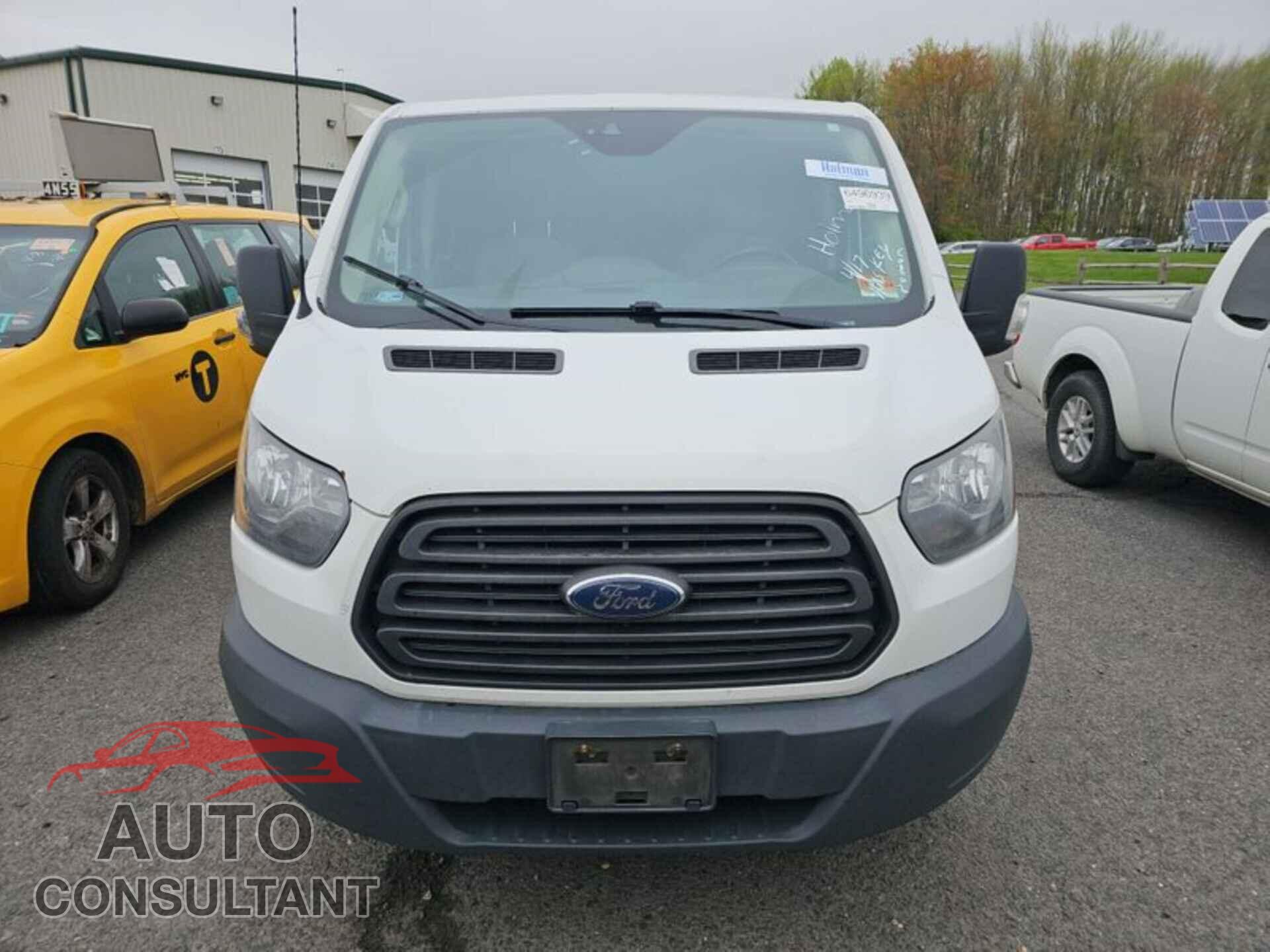 FORD TRANSIT 2017 - 1FTYR1YM4HKA75743