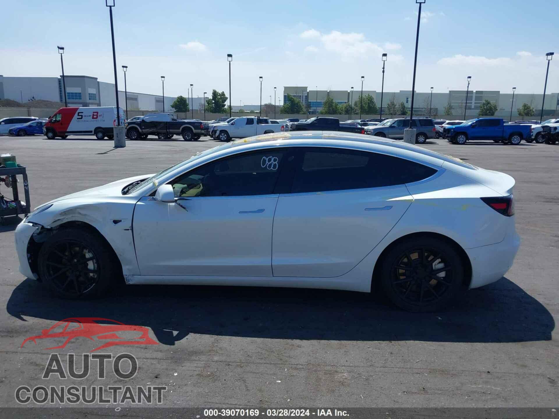 TESLA MODEL 3 2018 - 5YJ3E1EA3JF019716