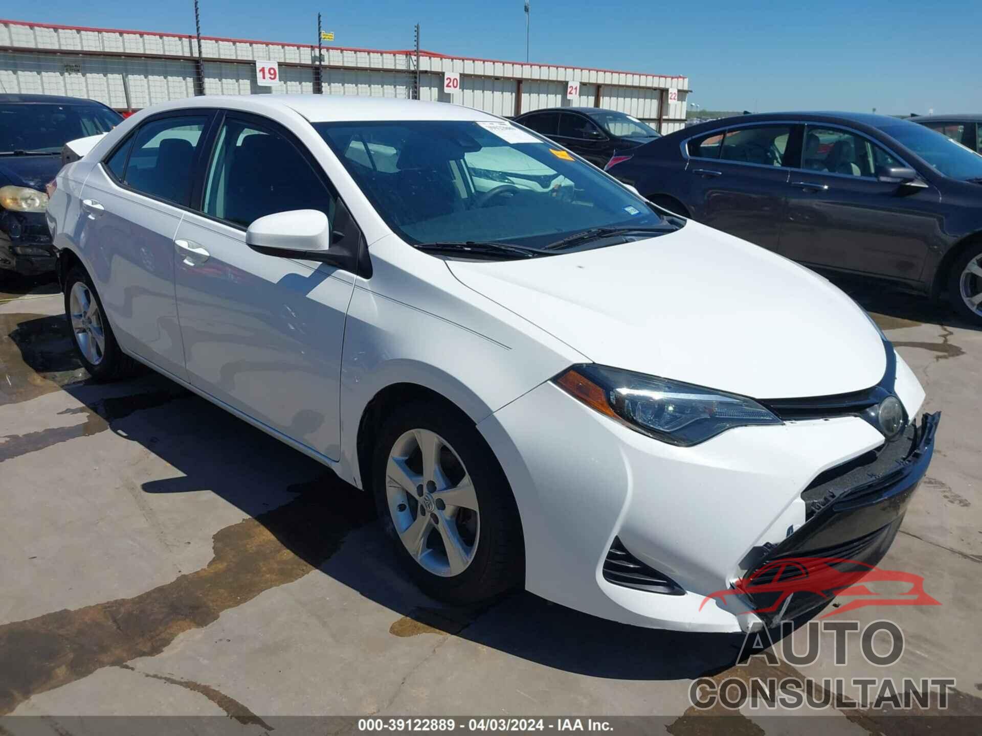 TOYOTA COROLLA 2018 - 5YFBURHE1JP825408