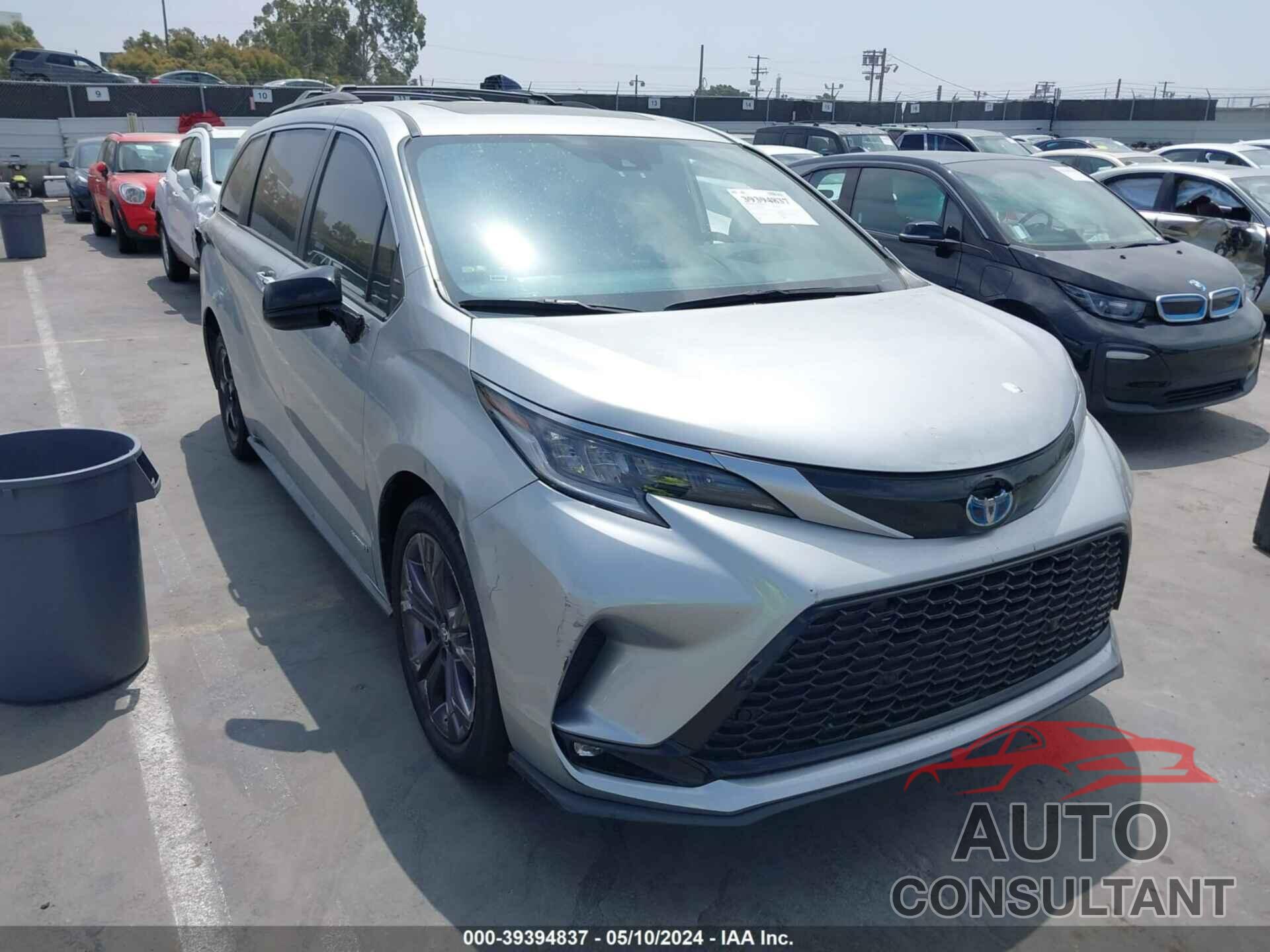 TOYOTA SIENNA 2021 - 5TDDRKEC9MS065020