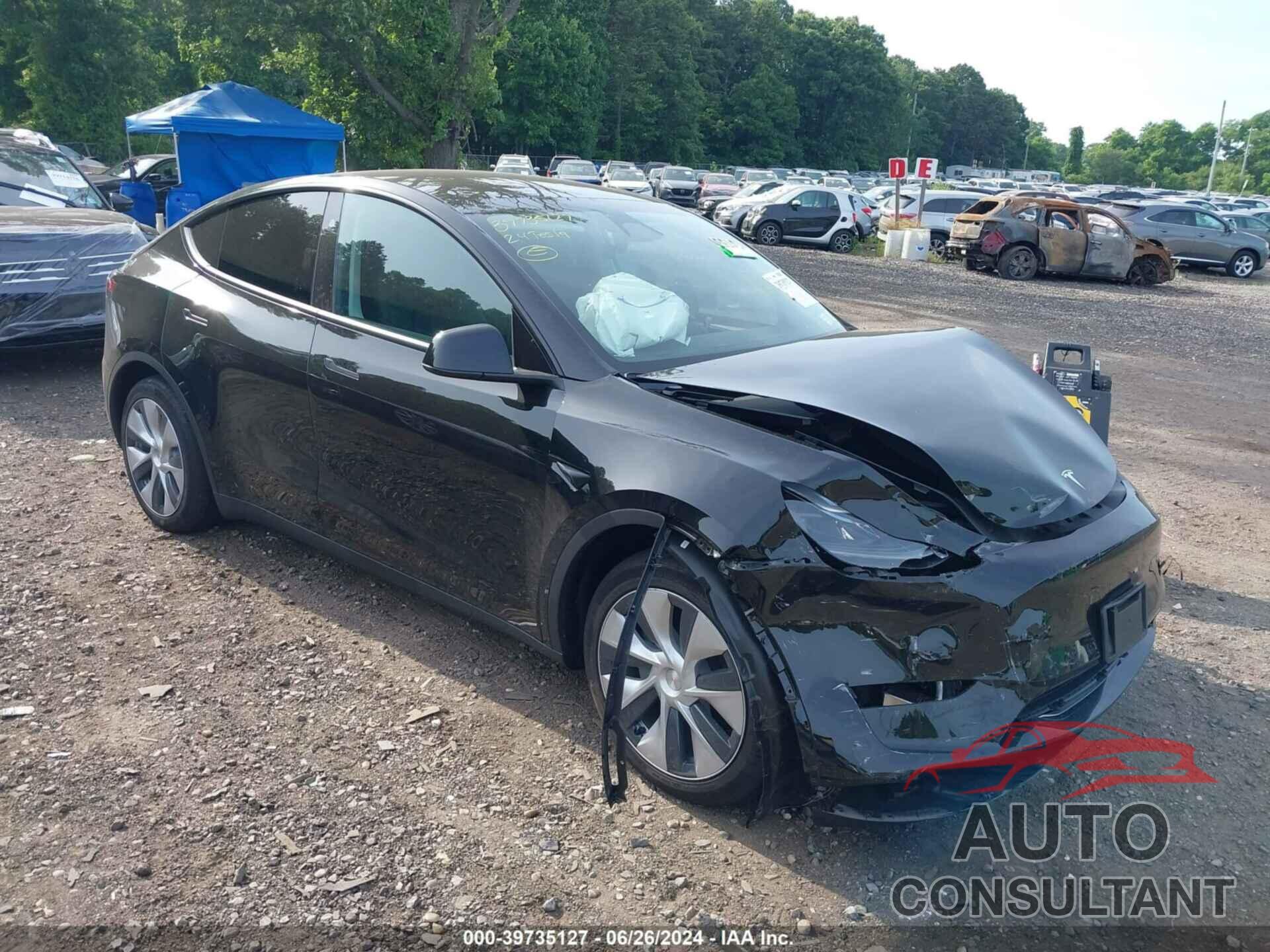 TESLA MODEL Y 2024 - 7SAYGAEE4RF006104