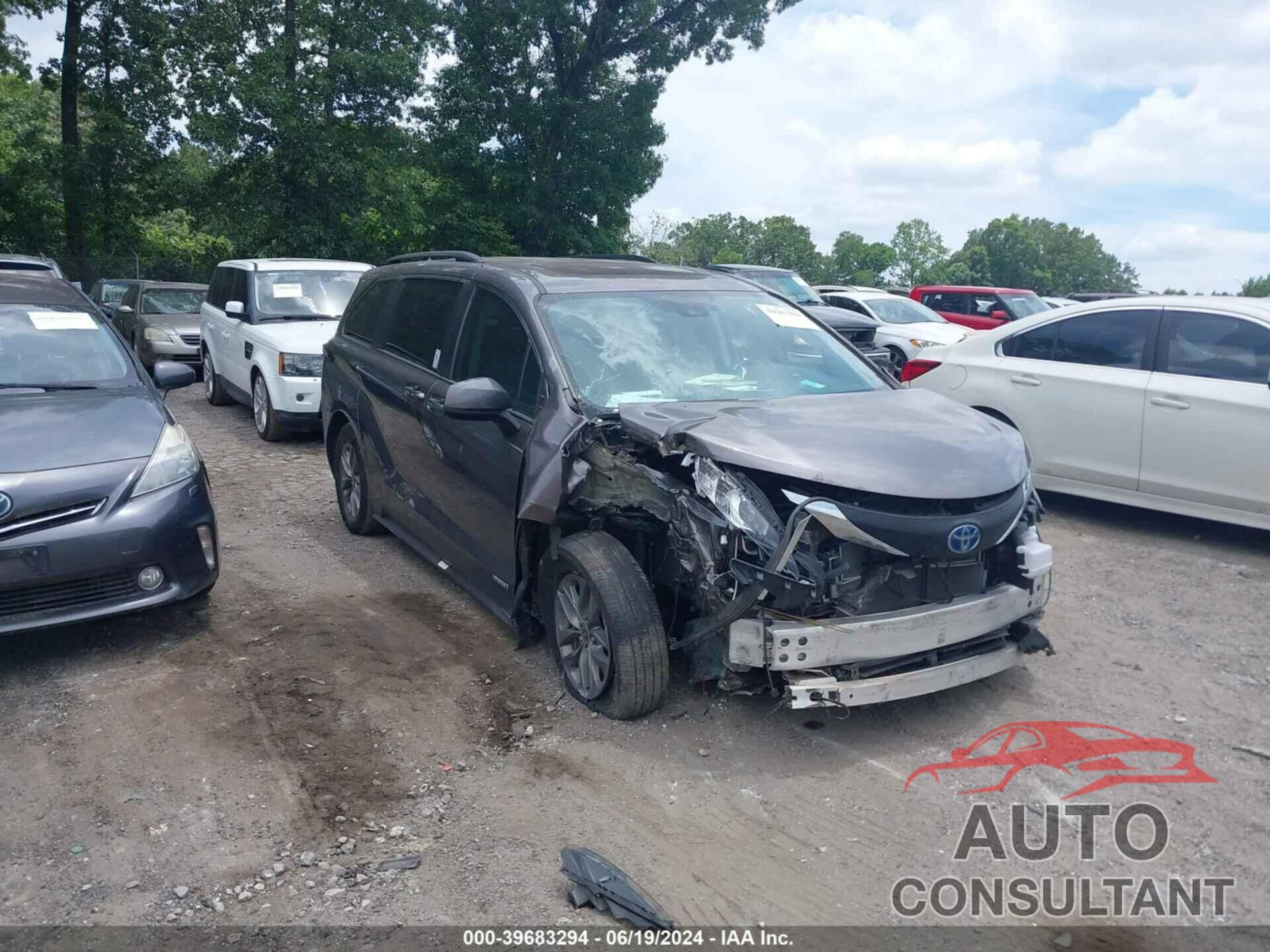 TOYOTA SIENNA 2021 - 5TDYRKEC5MS072399