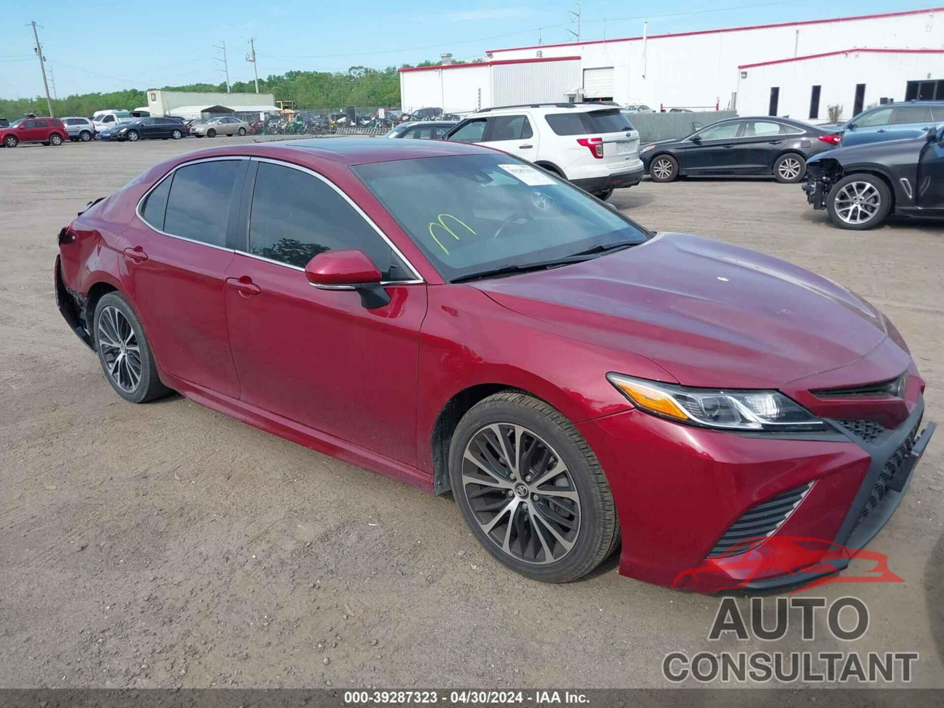 TOYOTA CAMRY 2018 - 4T1B11HK4JU583714