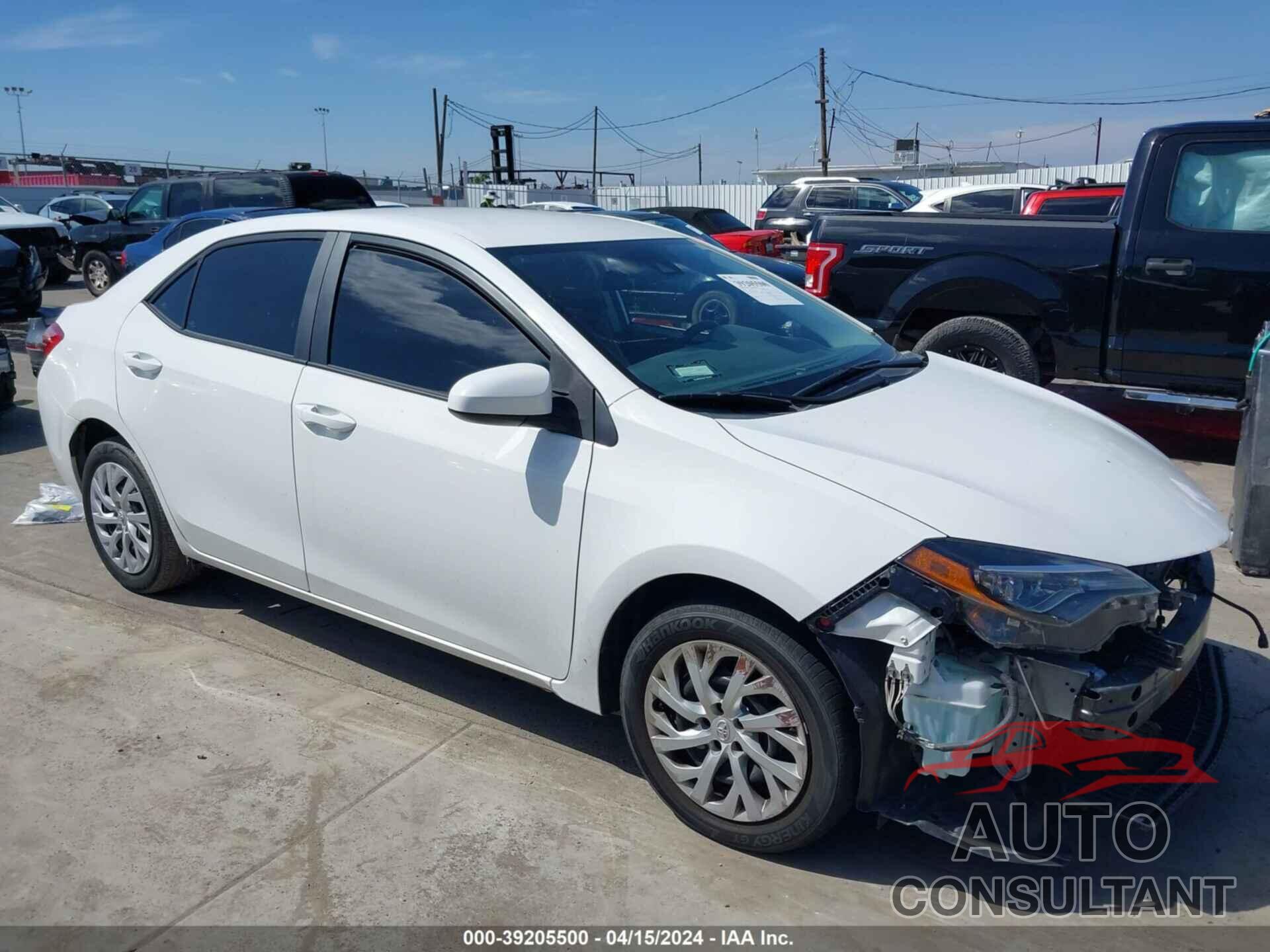 TOYOTA COROLLA 2018 - 5YFBURHE4JP784594