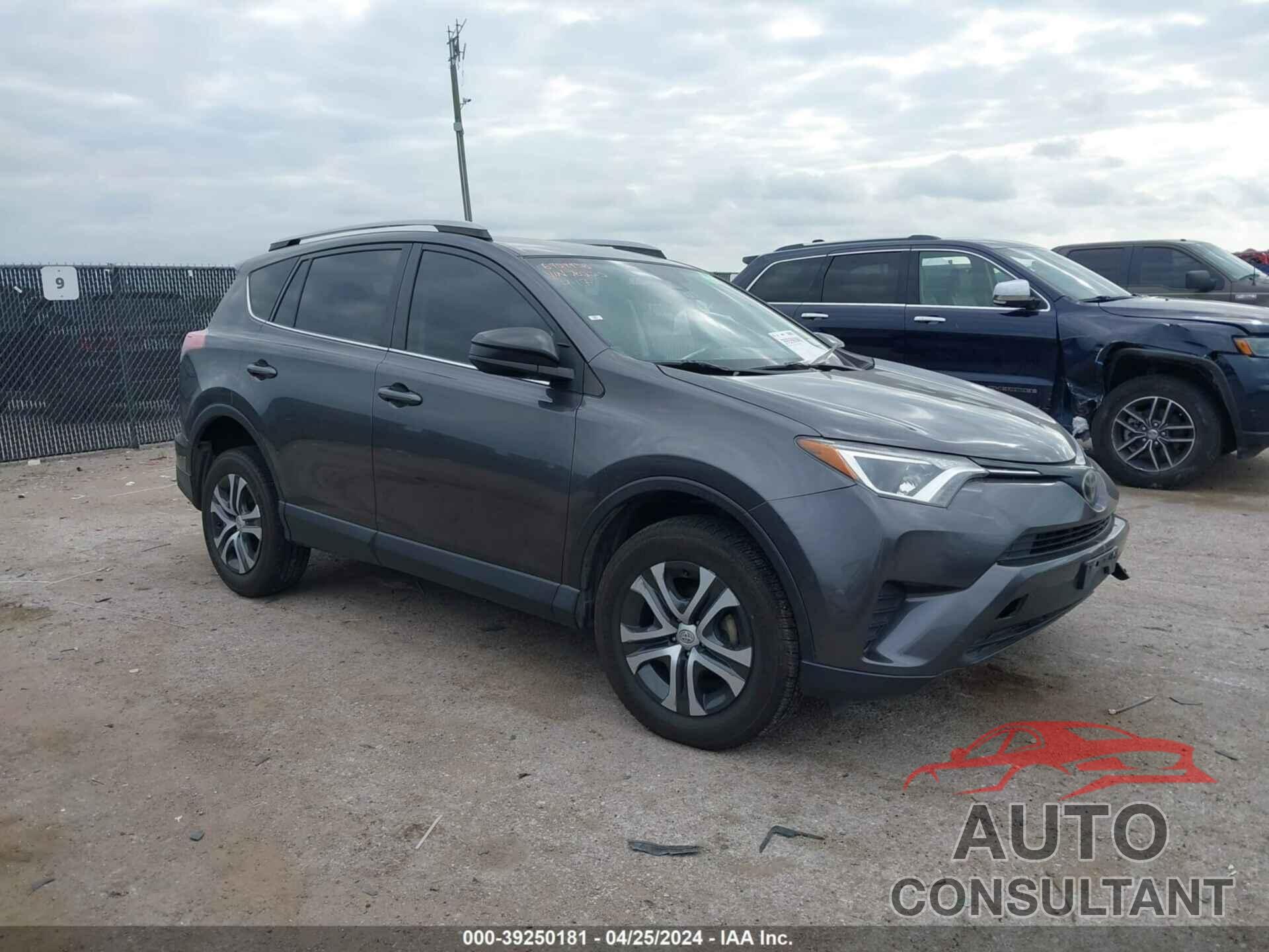 TOYOTA RAV4 2017 - JTMZFREV6HJ702215