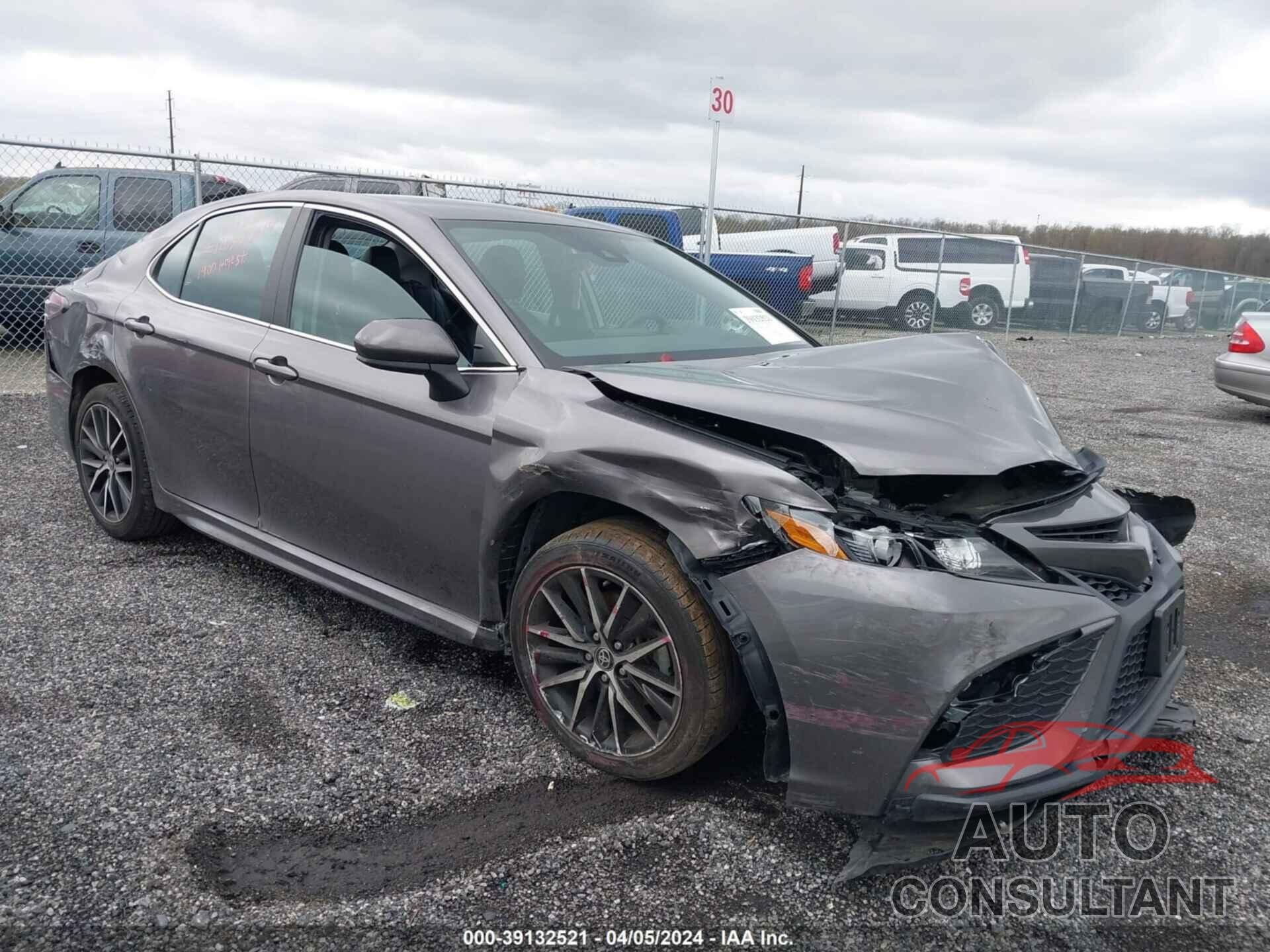 TOYOTA CAMRY 2021 - 4T1G11AK9MU444912