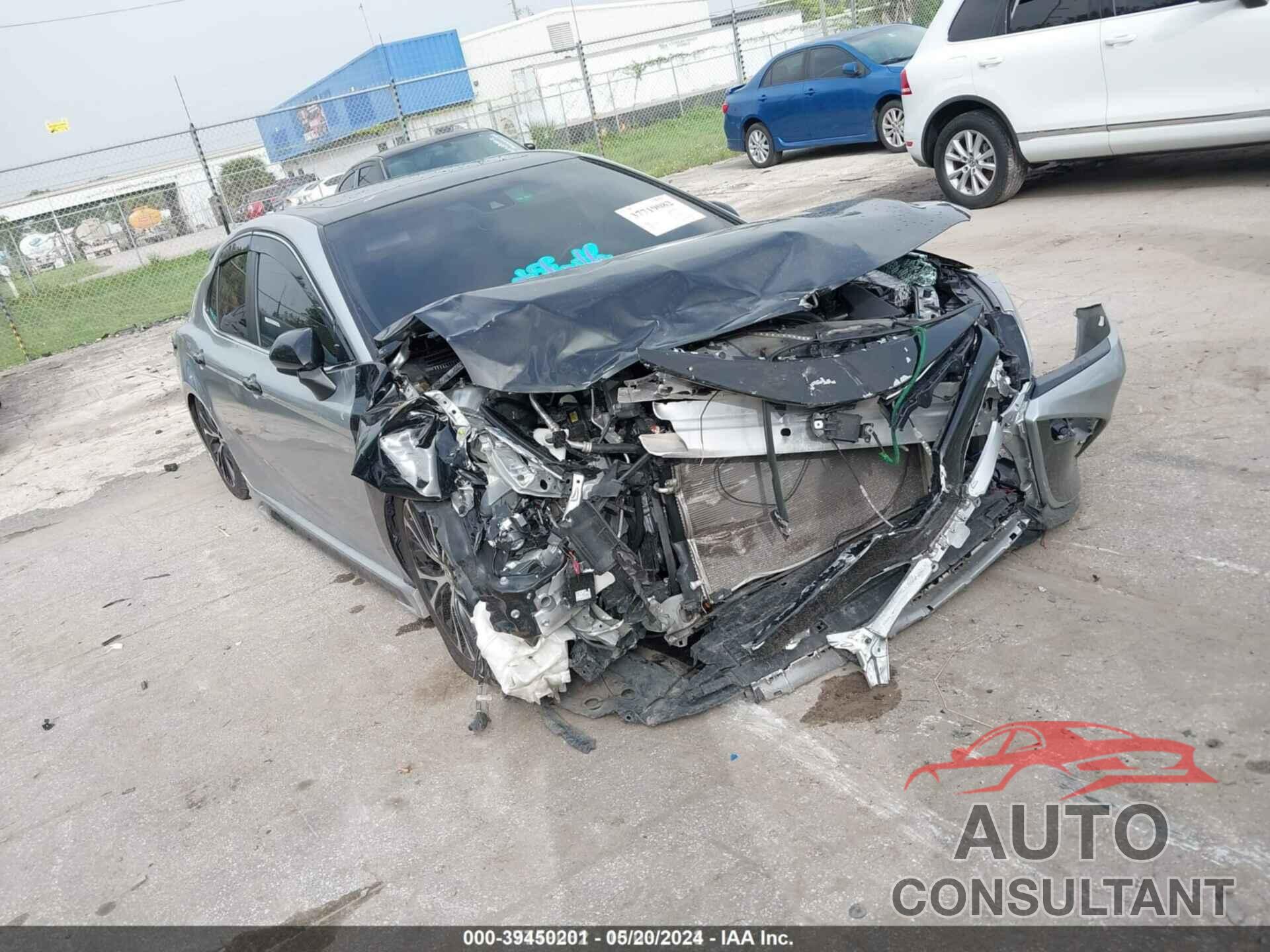 TOYOTA CAMRY 2018 - JTNB11HK4J3016876