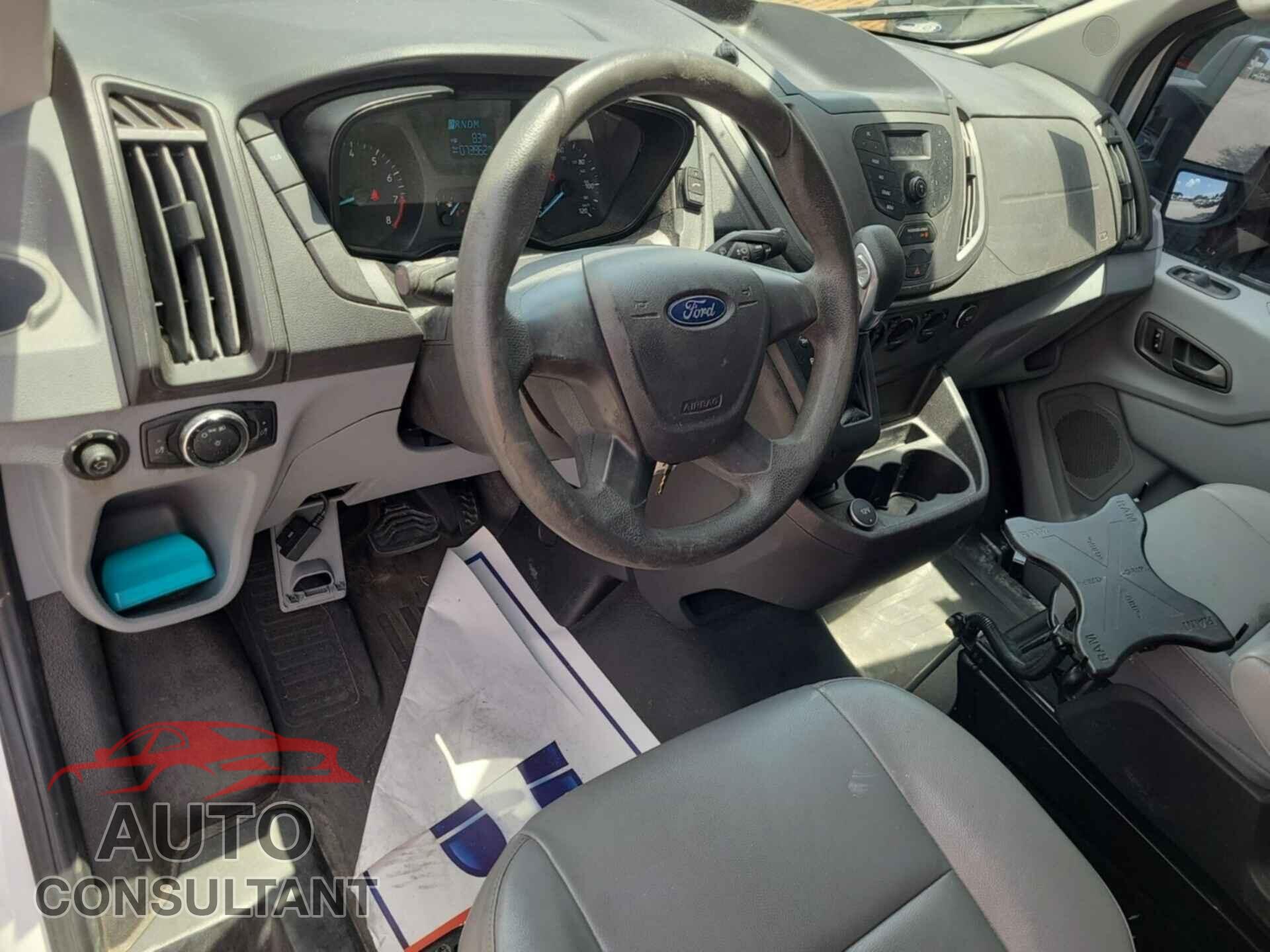 FORD TRANSIT 2017 - 1FTYR2CM7HKB00504