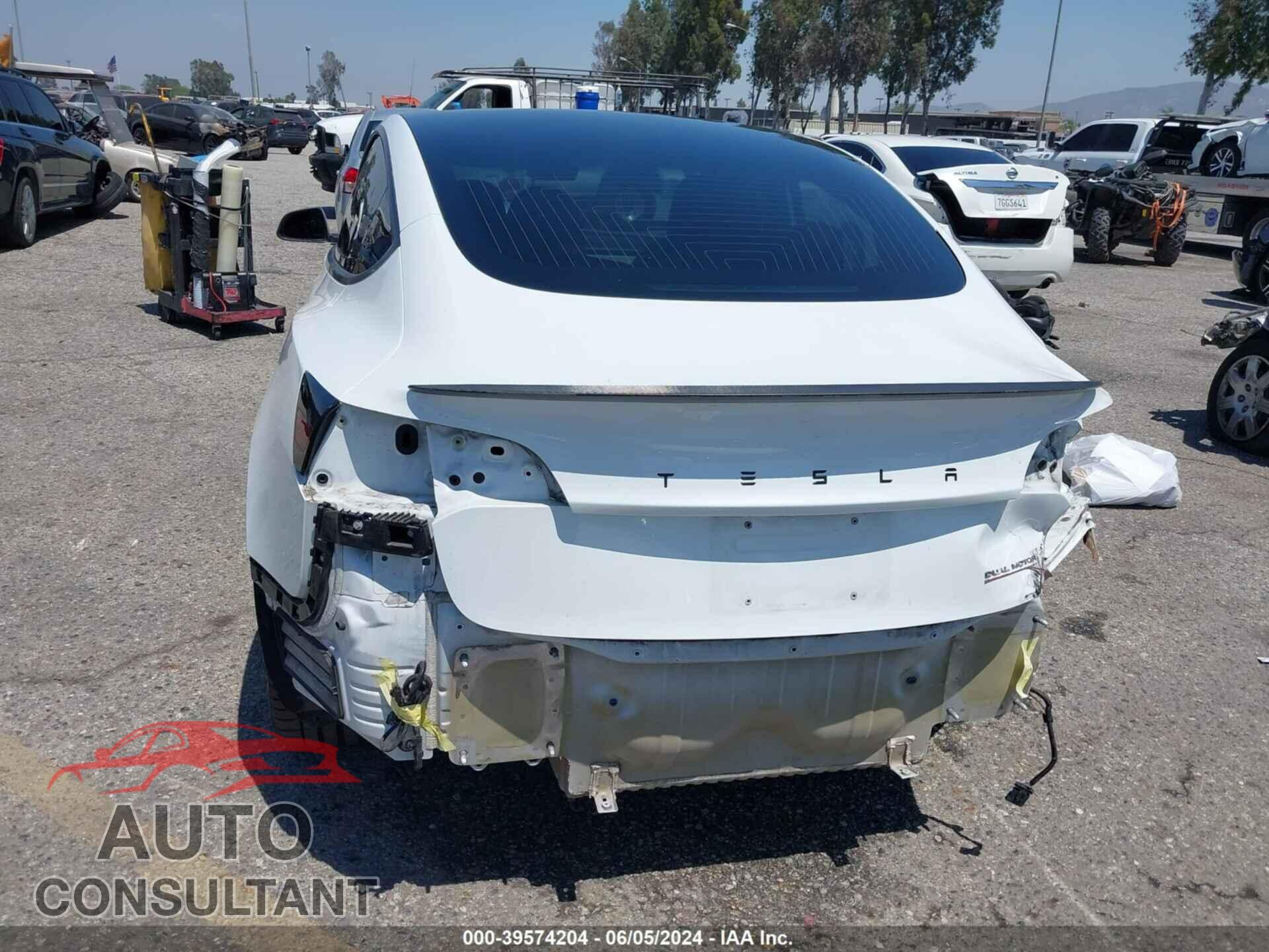 TESLA MODEL 3 2018 - 5YJ3E1EB1JF084301