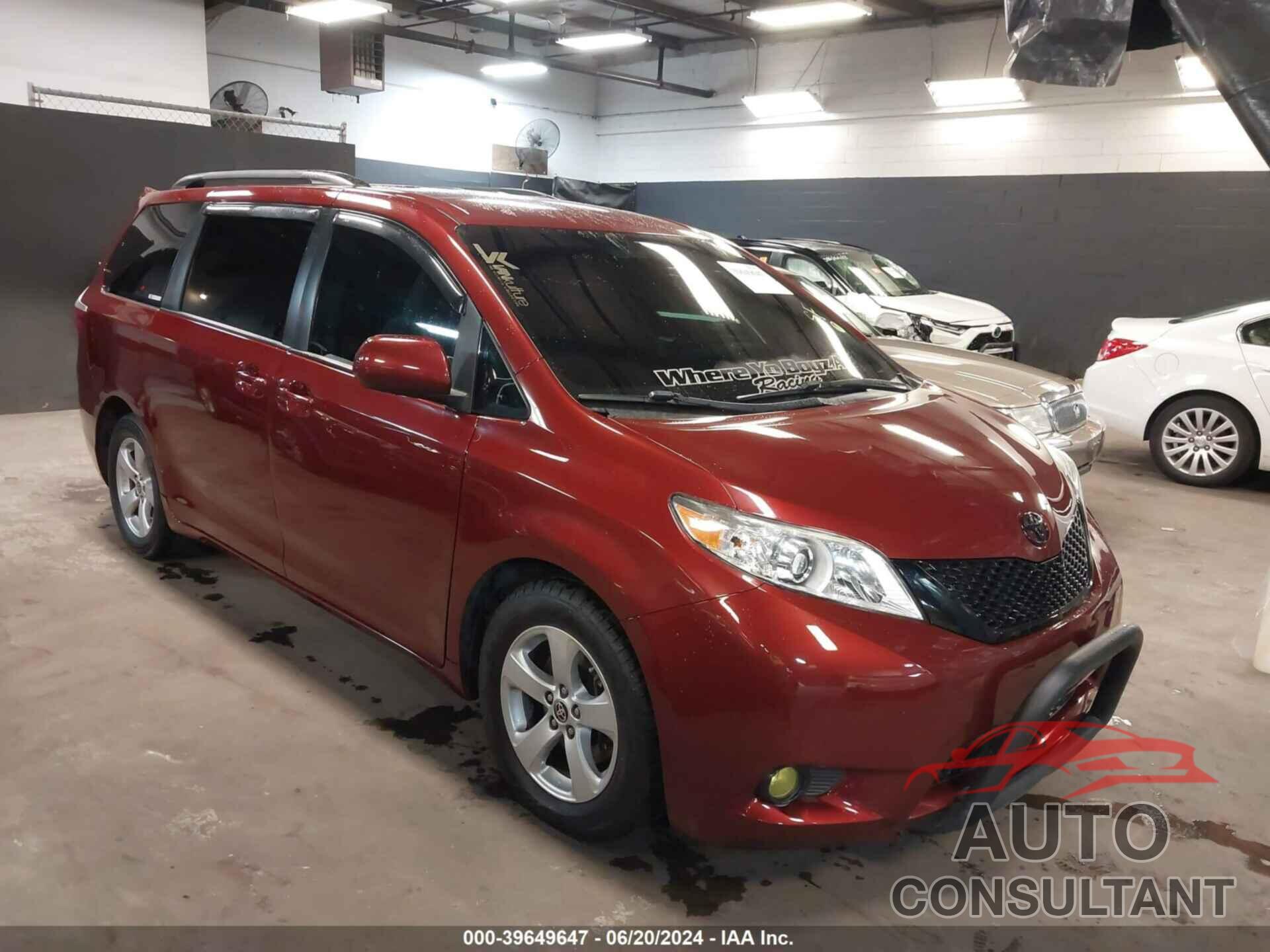 TOYOTA SIENNA 2017 - 5TDKZ3DC5HS825027