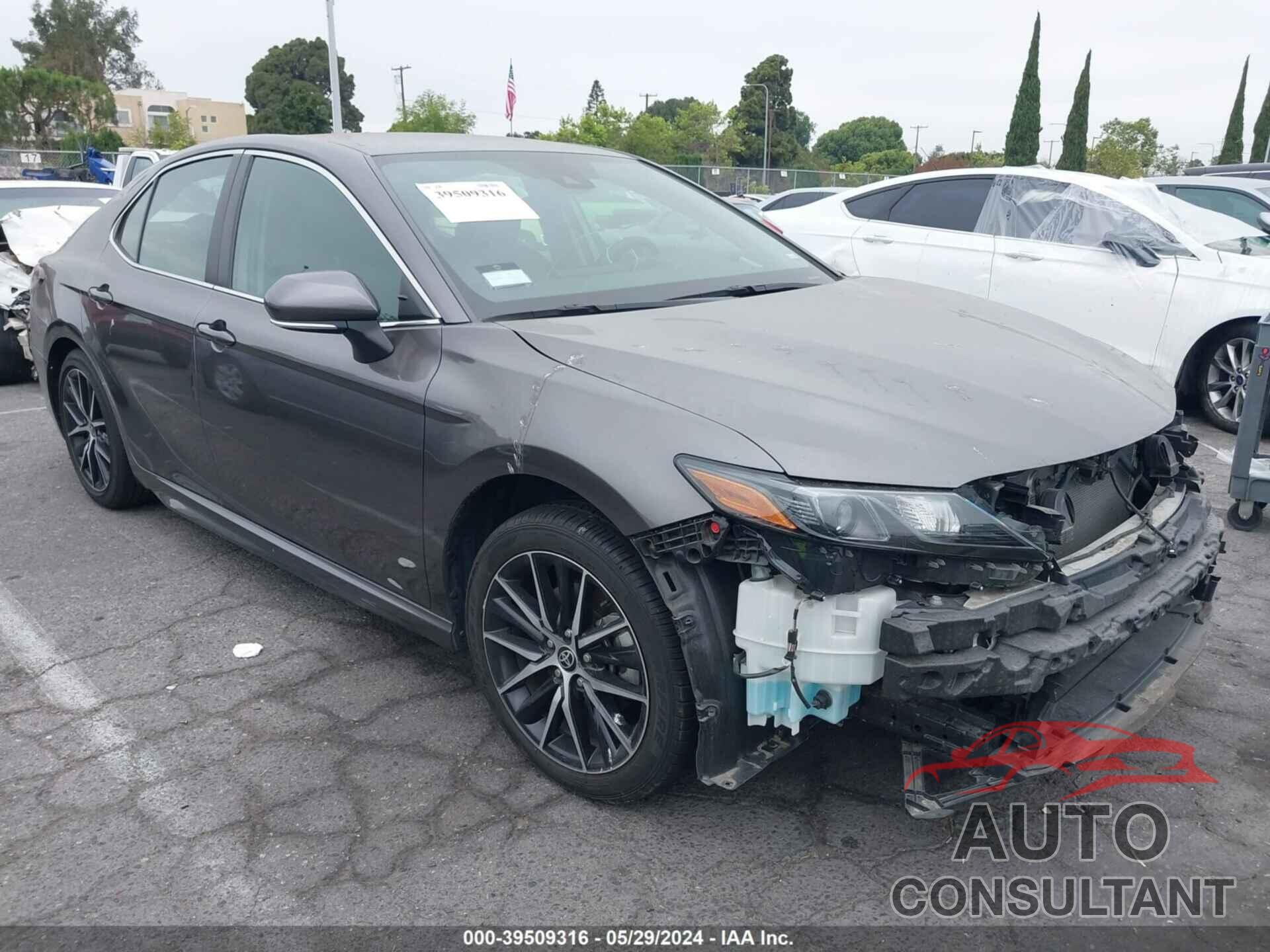 TOYOTA CAMRY 2022 - 4T1G11AKXNU004800