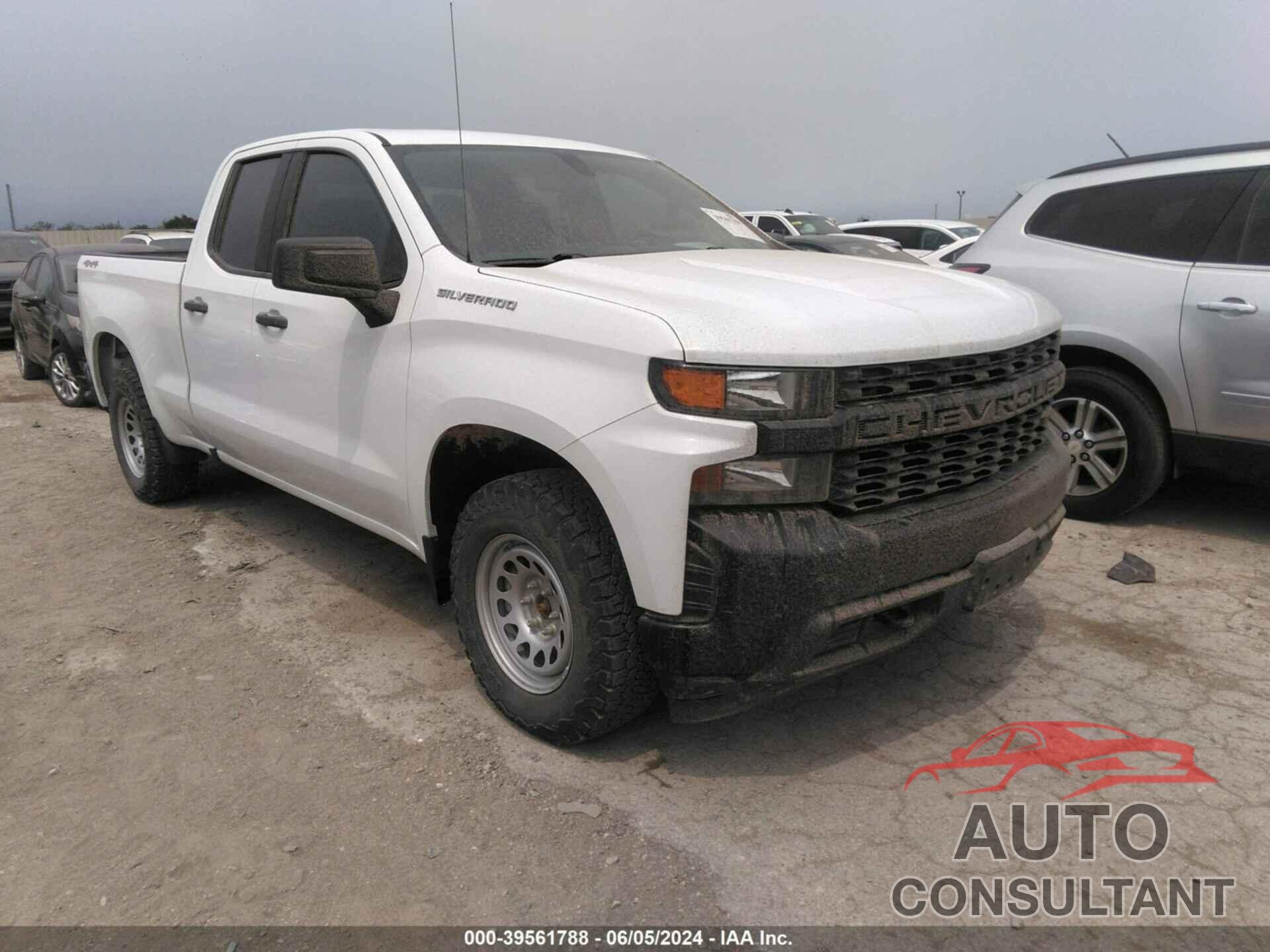 CHEVROLET SILVERADO 1500 2021 - 1GCRYAEH6MZ272526