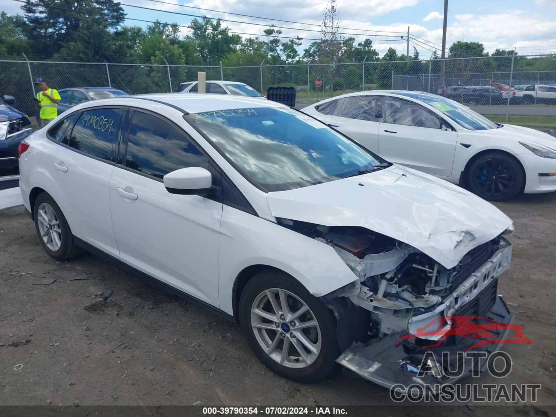 FORD FOCUS 2018 - 1FADP3F27JL309008