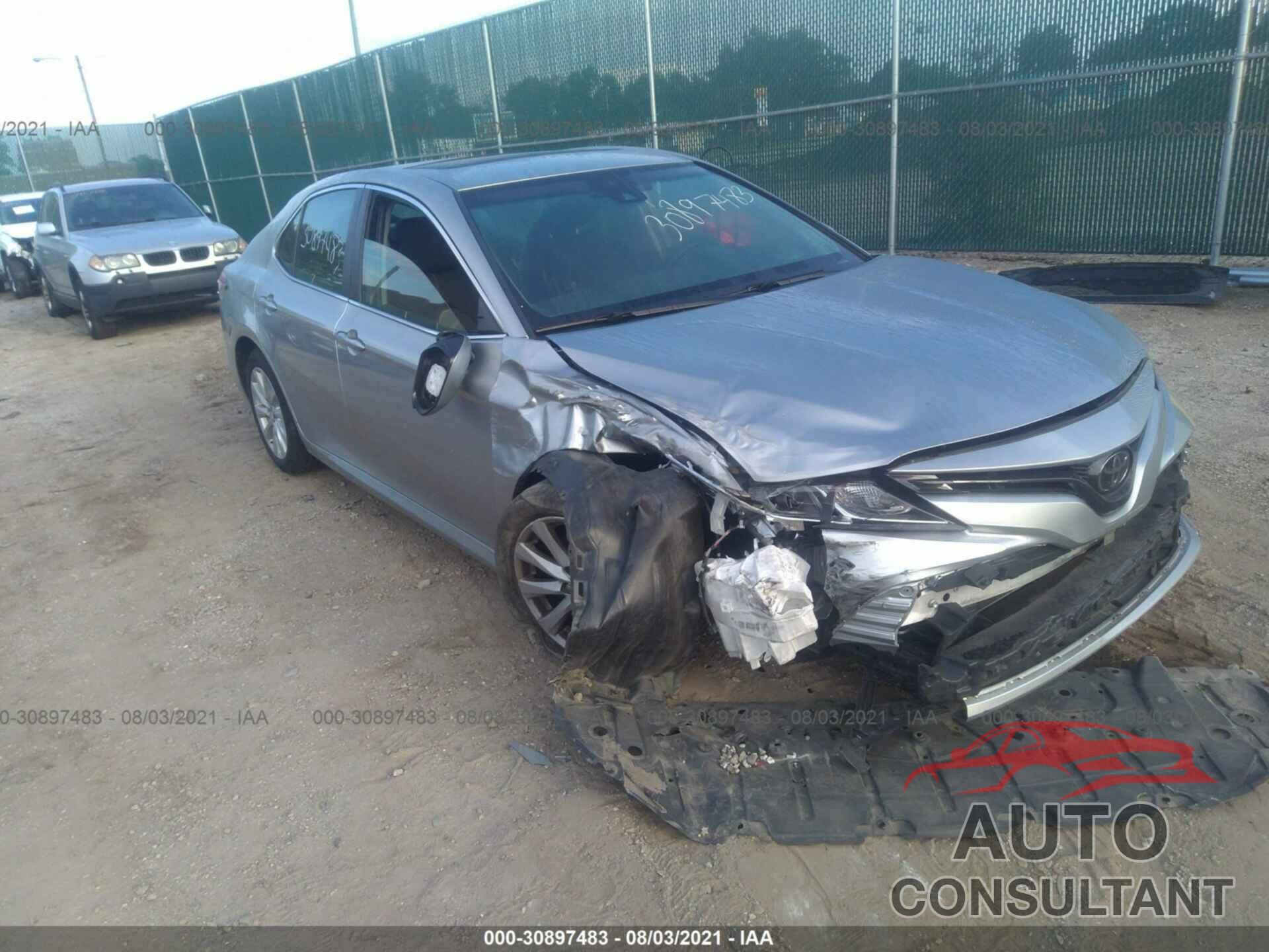 TOYOTA CAMRY 2018 - 4T1B11HK9JU052704