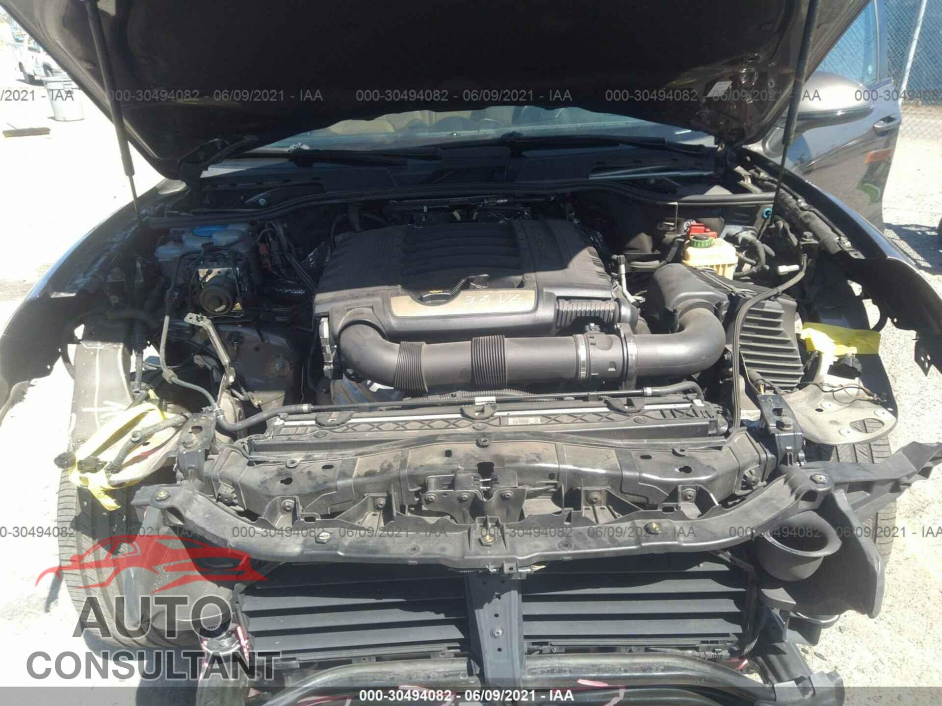 PORSCHE CAYENNE 2016 - WP1AA2A28GKA15260