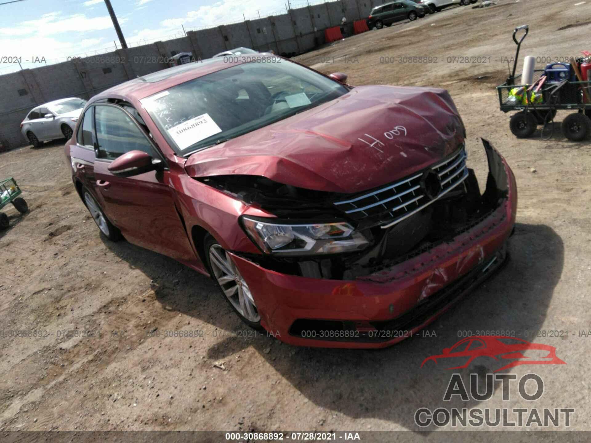 VOLKSWAGEN PASSAT 2019 - 1VWLA7A35KC011652