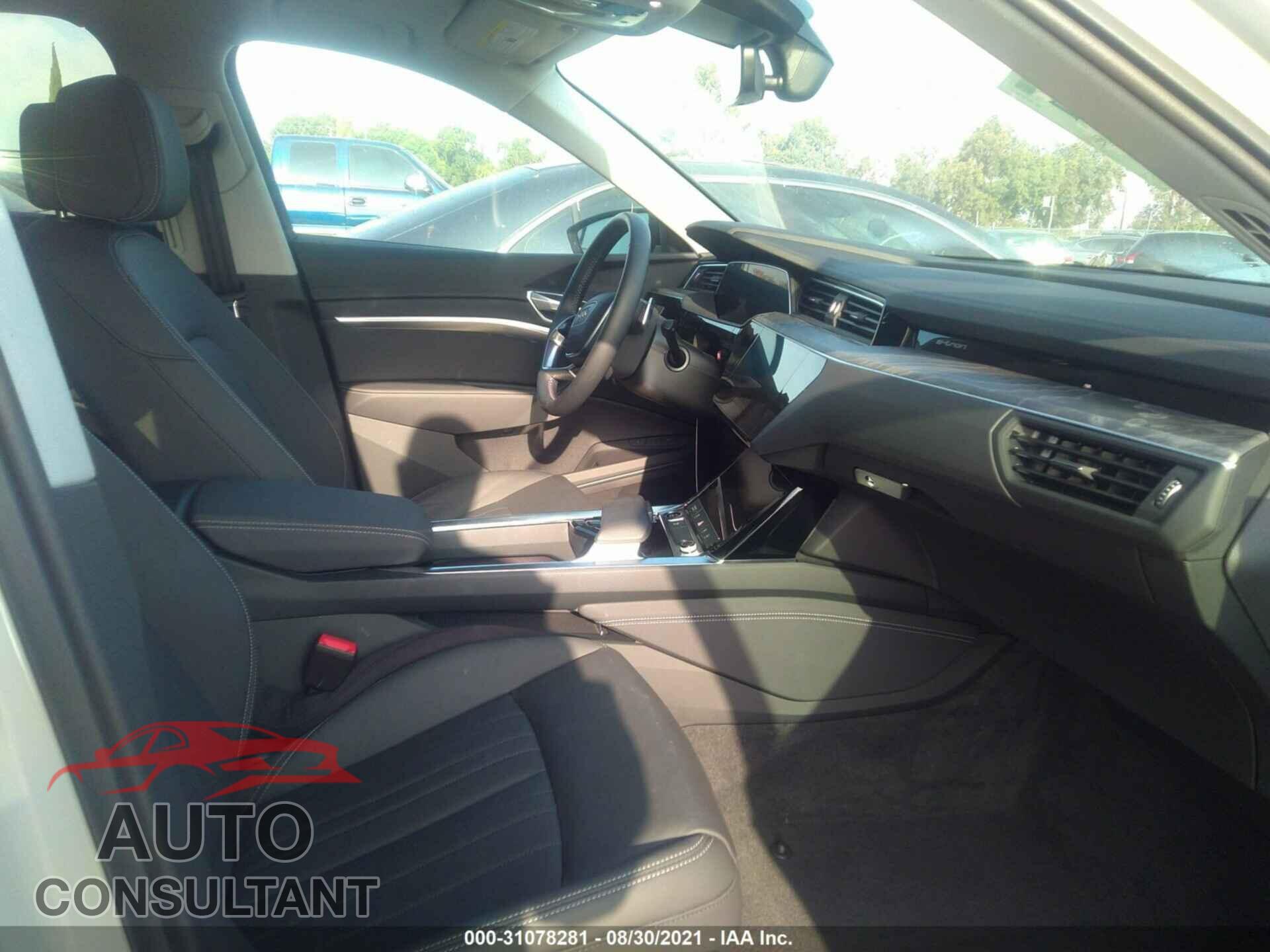 AUDI E-TRON 2021 - WA1AAAGE0MB010170