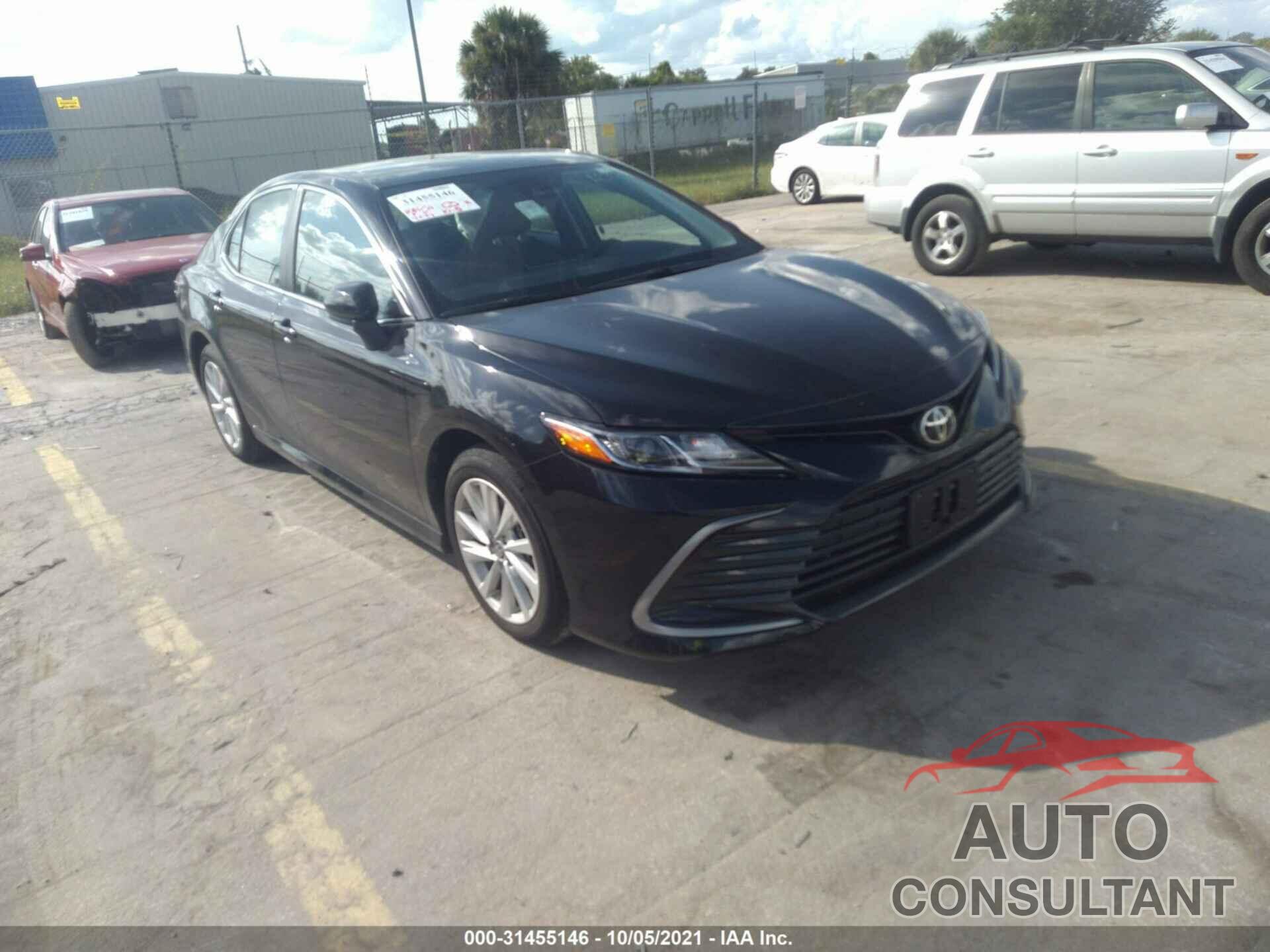TOYOTA CAMRY 2021 - 4T1C11AK0MU469261