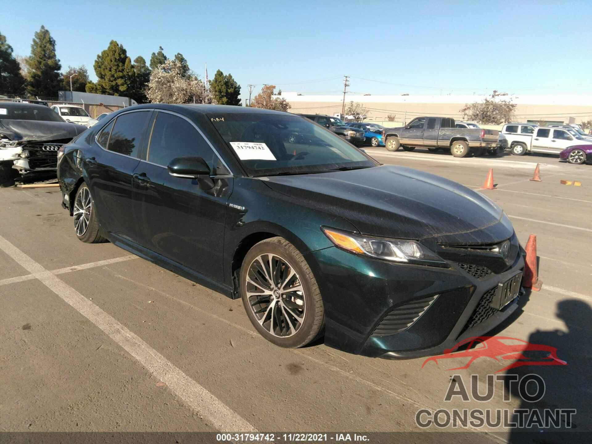 TOYOTA CAMRY 2018 - 4T1B21HK6JU509370