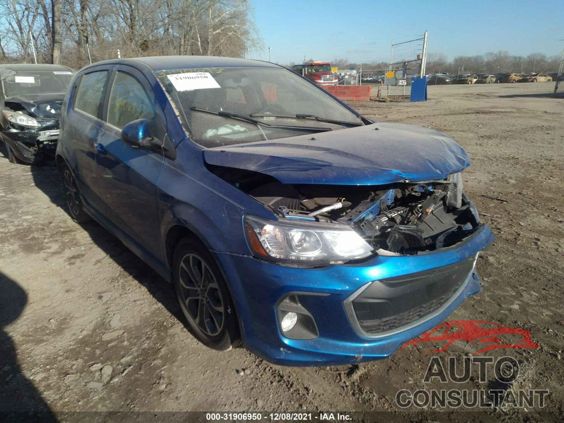 CHEVROLET SONIC 2018 - 1G1JD6SH6J4104672