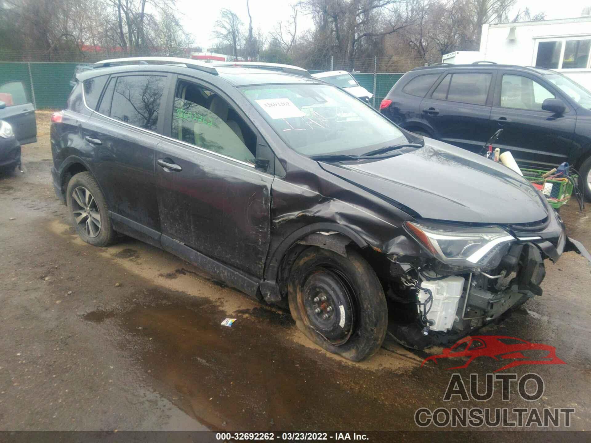 TOYOTA RAV4 2018 - JTMRFREV3JJ723190