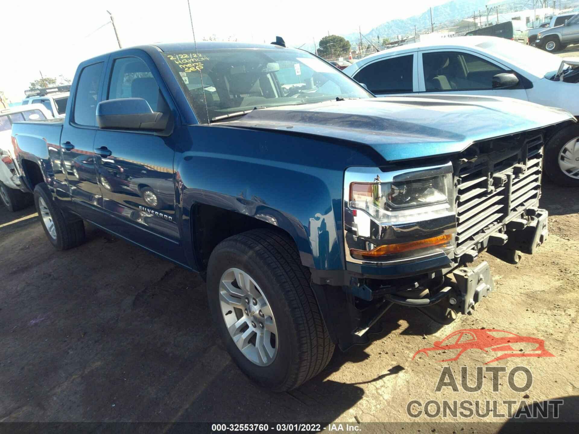 CHEVROLET SILVERADO 1500 2018 - 1GCRCREC2JZ215608