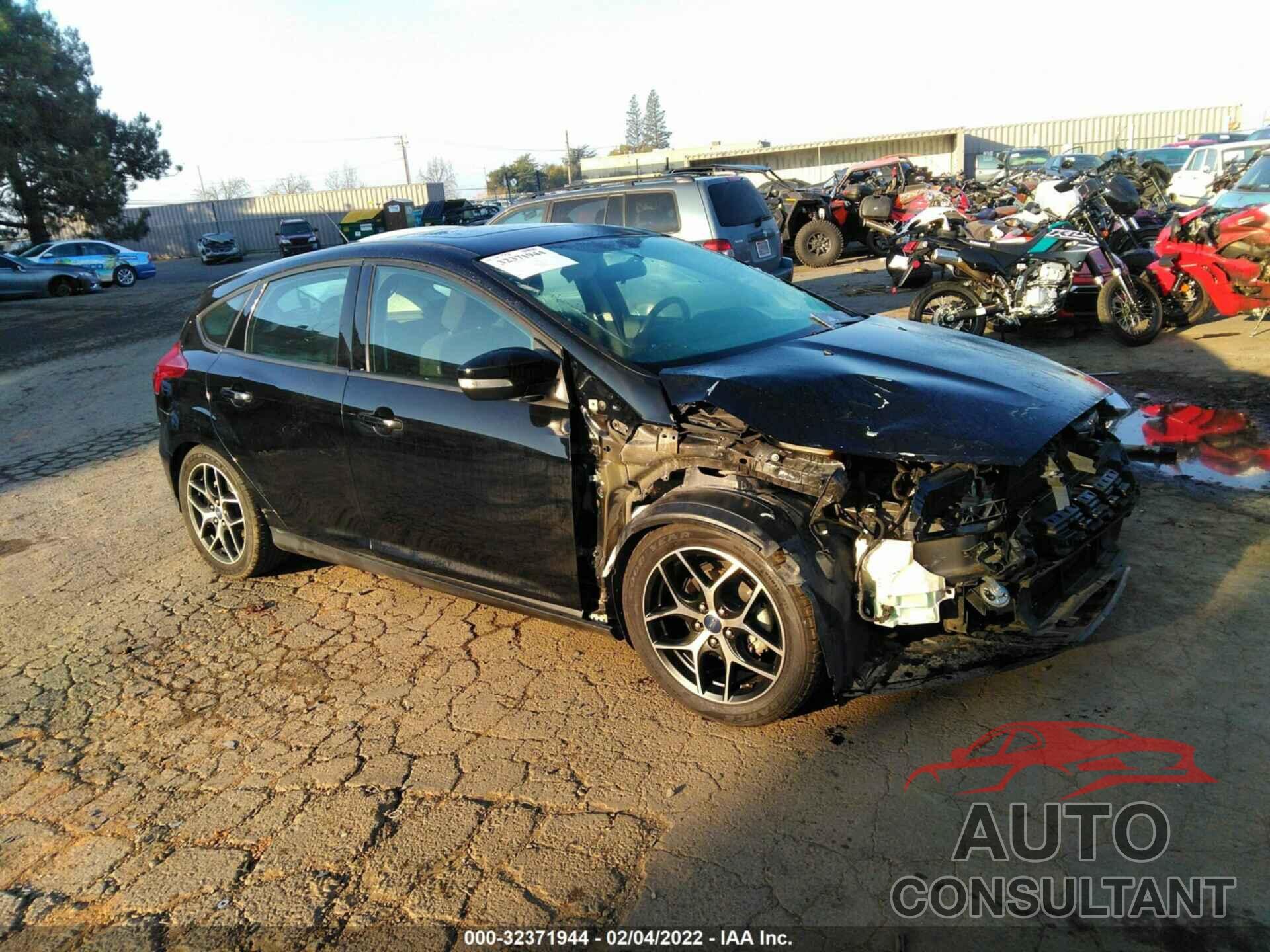 FORD FOCUS 2017 - 1FADP3M28HL319382