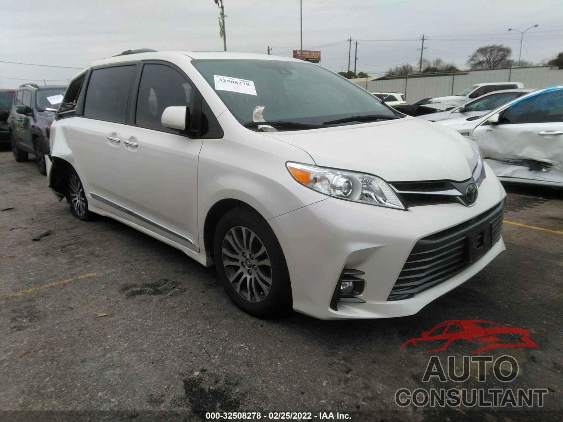 TOYOTA SIENNA 2018 - 5TDYZ3DC5JS936452