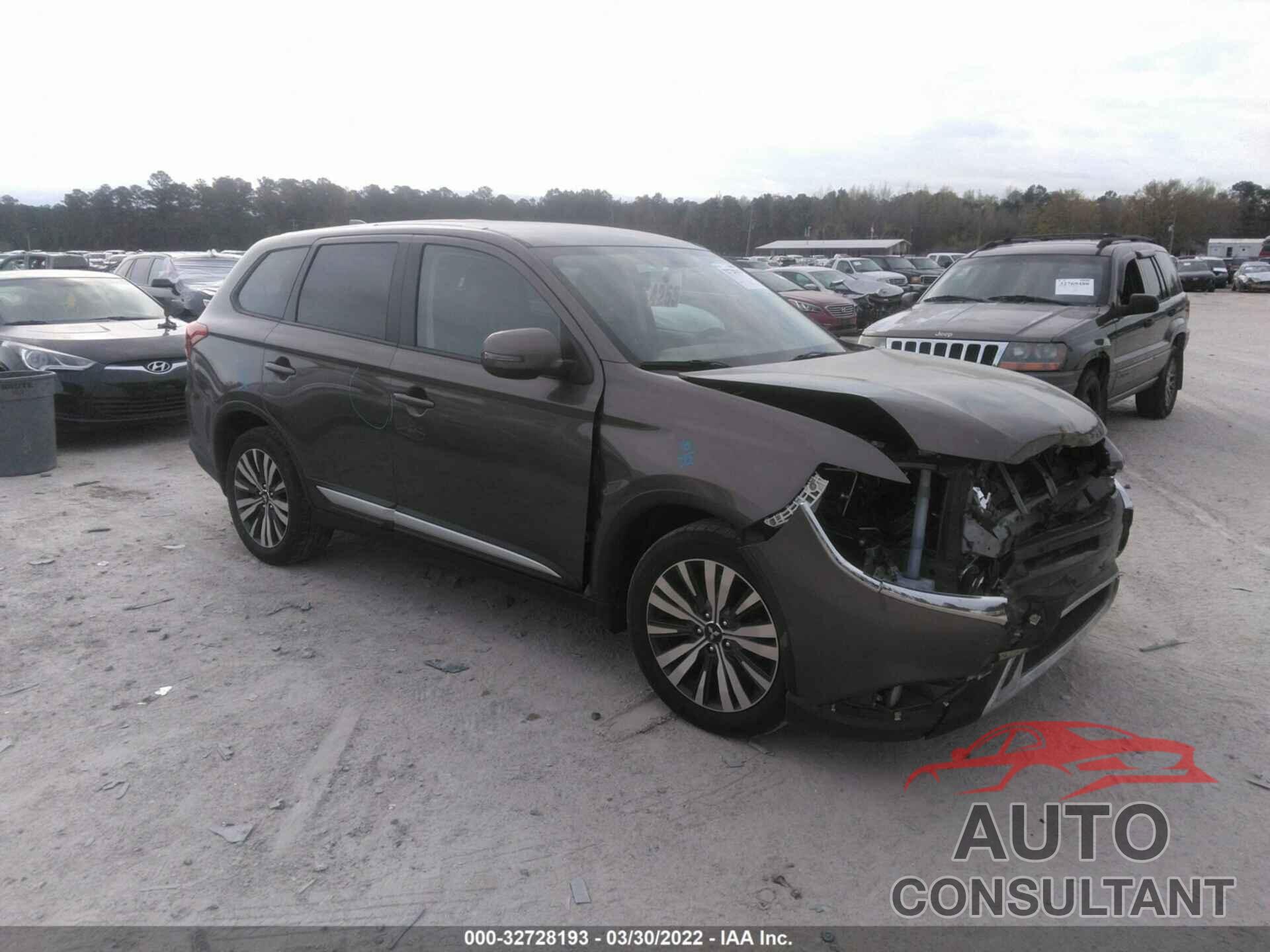 MITSUBISHI OUTLANDER 2019 - JA4AD3A39KZ029282