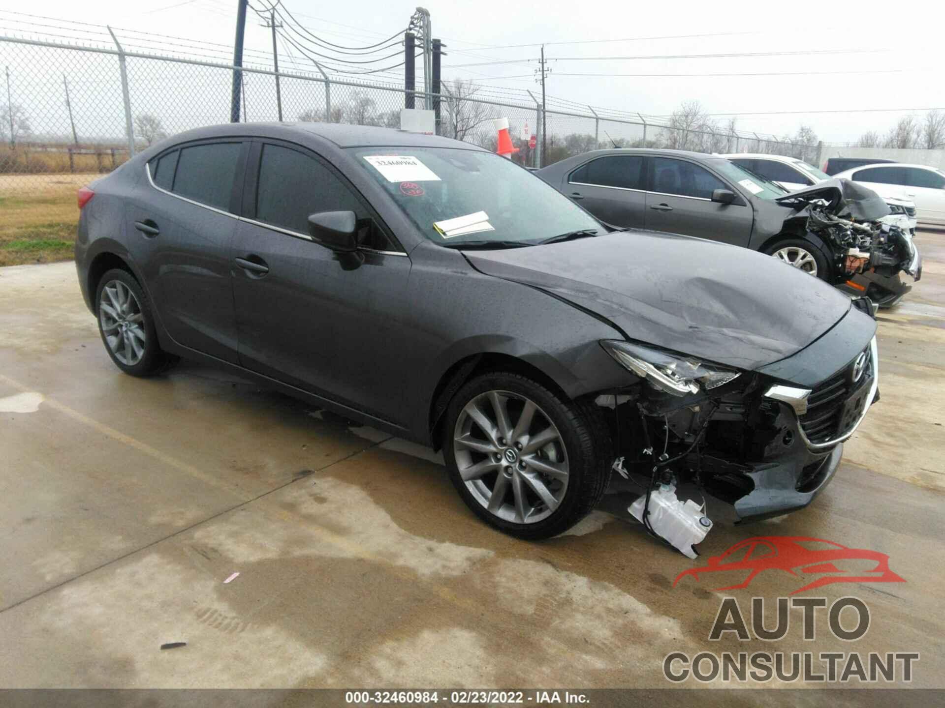 MAZDA MAZDA3 4-DOOR 2018 - 3MZBN1V37JM245005