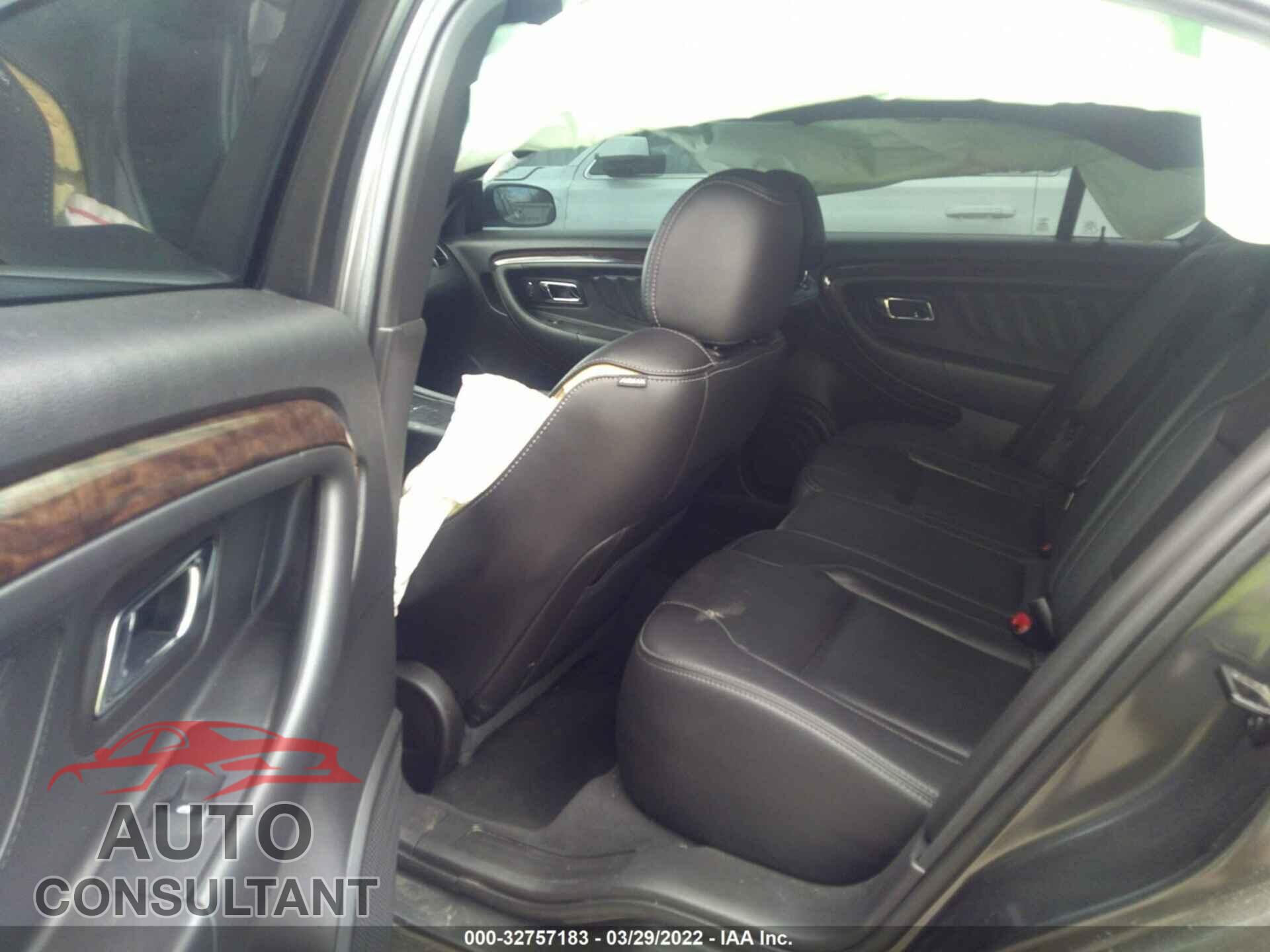 FORD TAURUS 2018 - 1FAHP2F83JG143126
