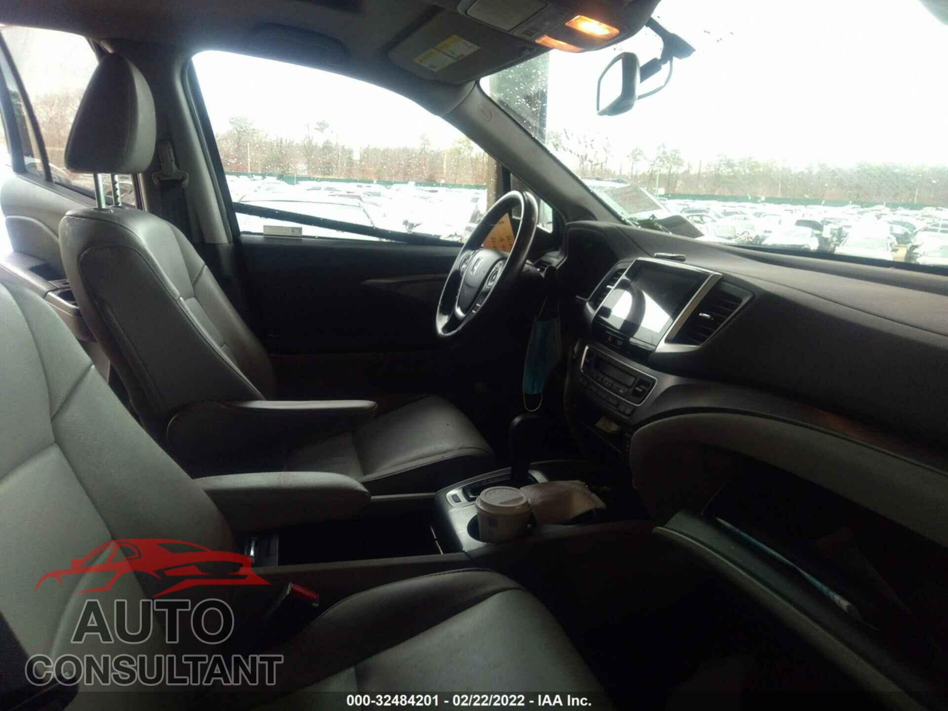 HONDA PILOT 2018 - 5FNYF6H57JB001184