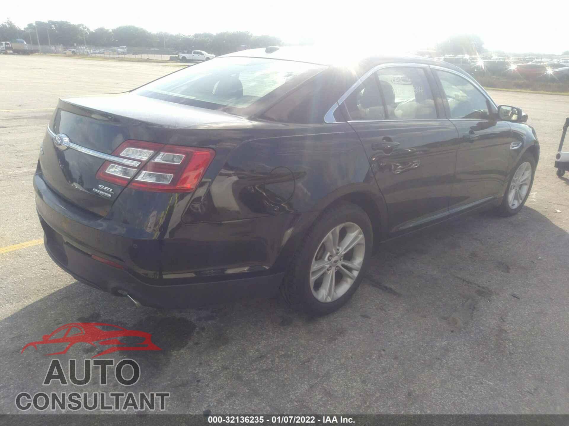 FORD TAURUS 2018 - 1FAHP2E8XJG125384