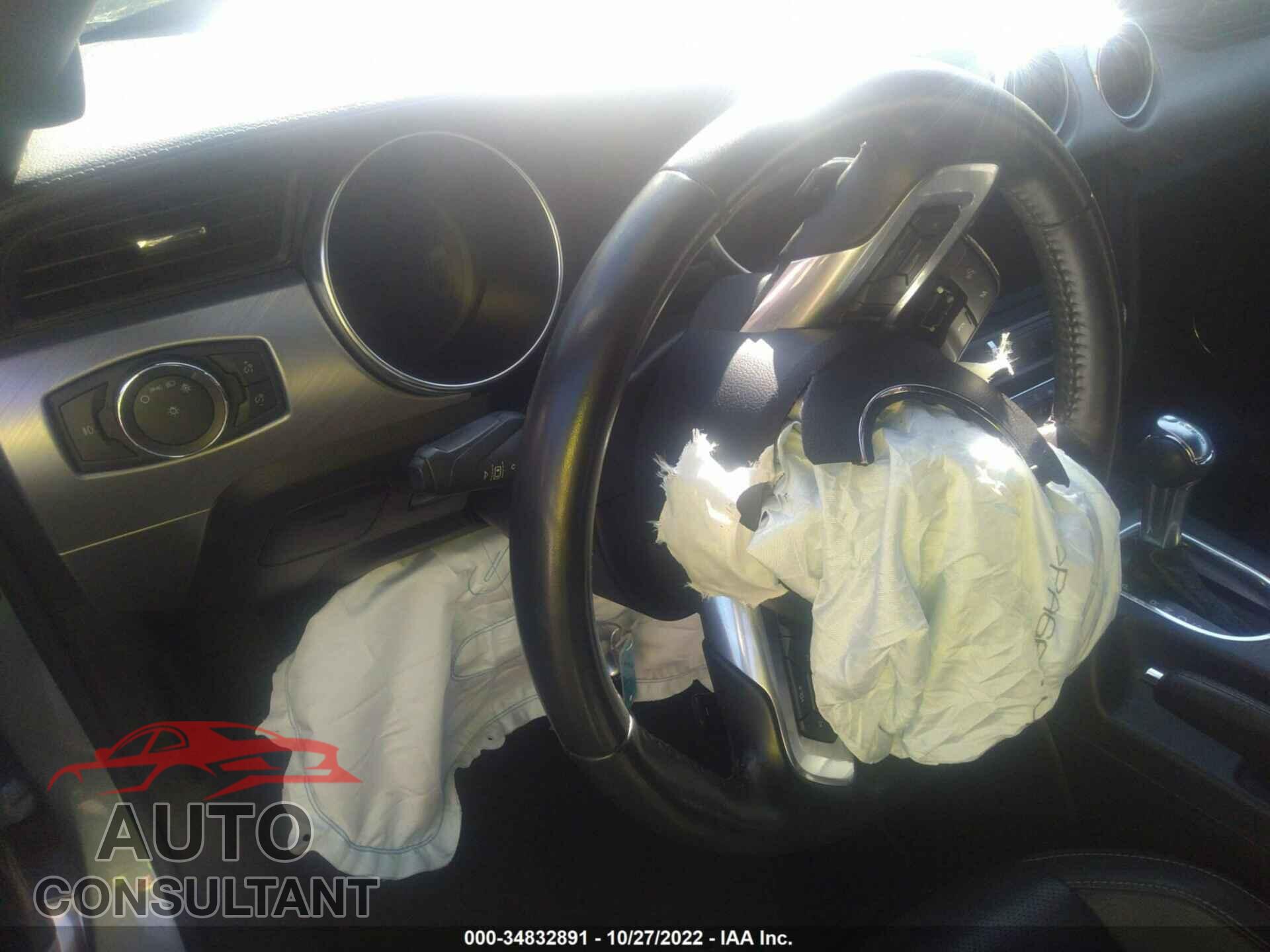 FORD MUSTANG 2021 - 1FATP8UH6M5110010