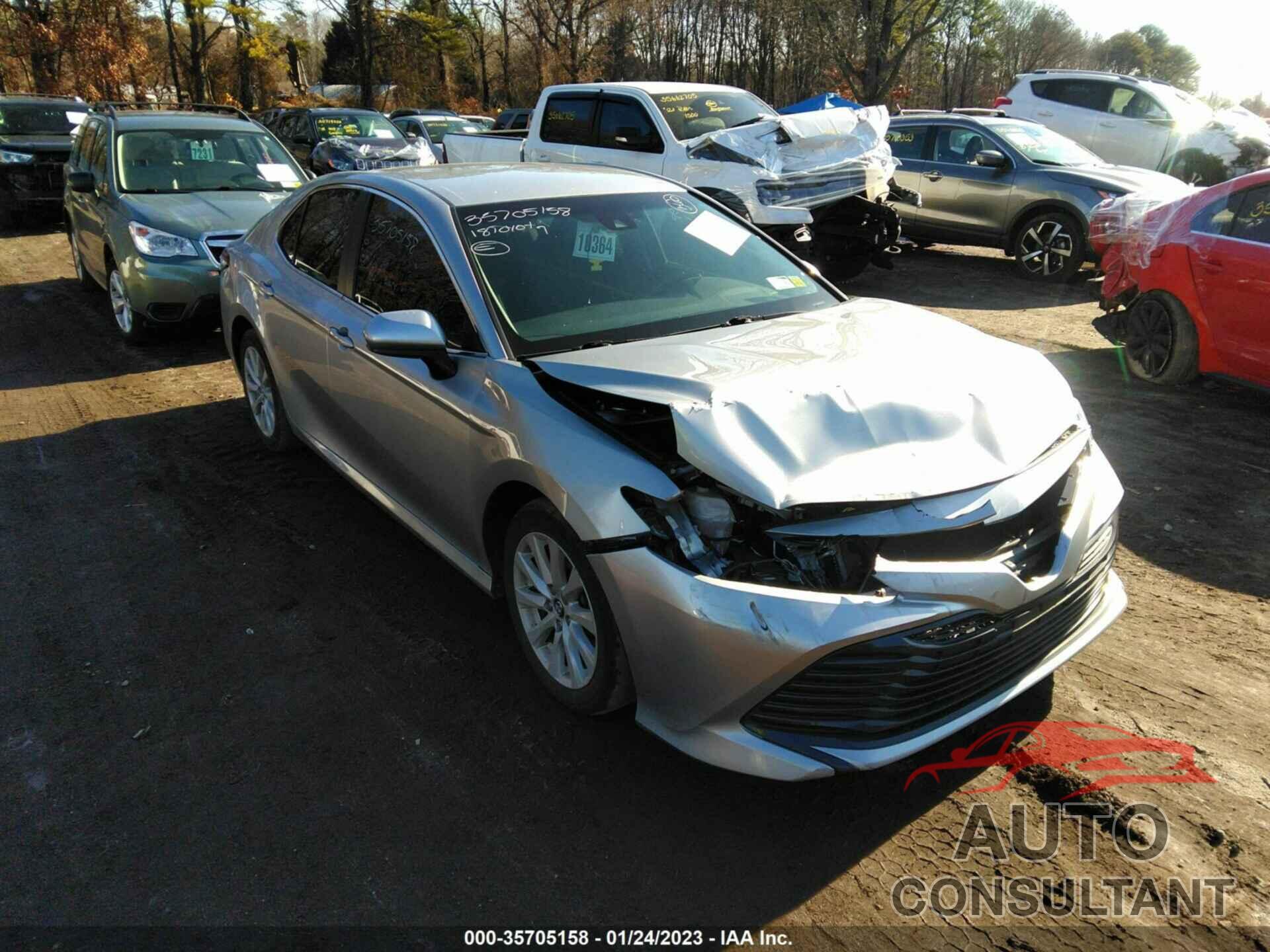 TOYOTA CAMRY 2018 - 4T1B11HK5JU579042