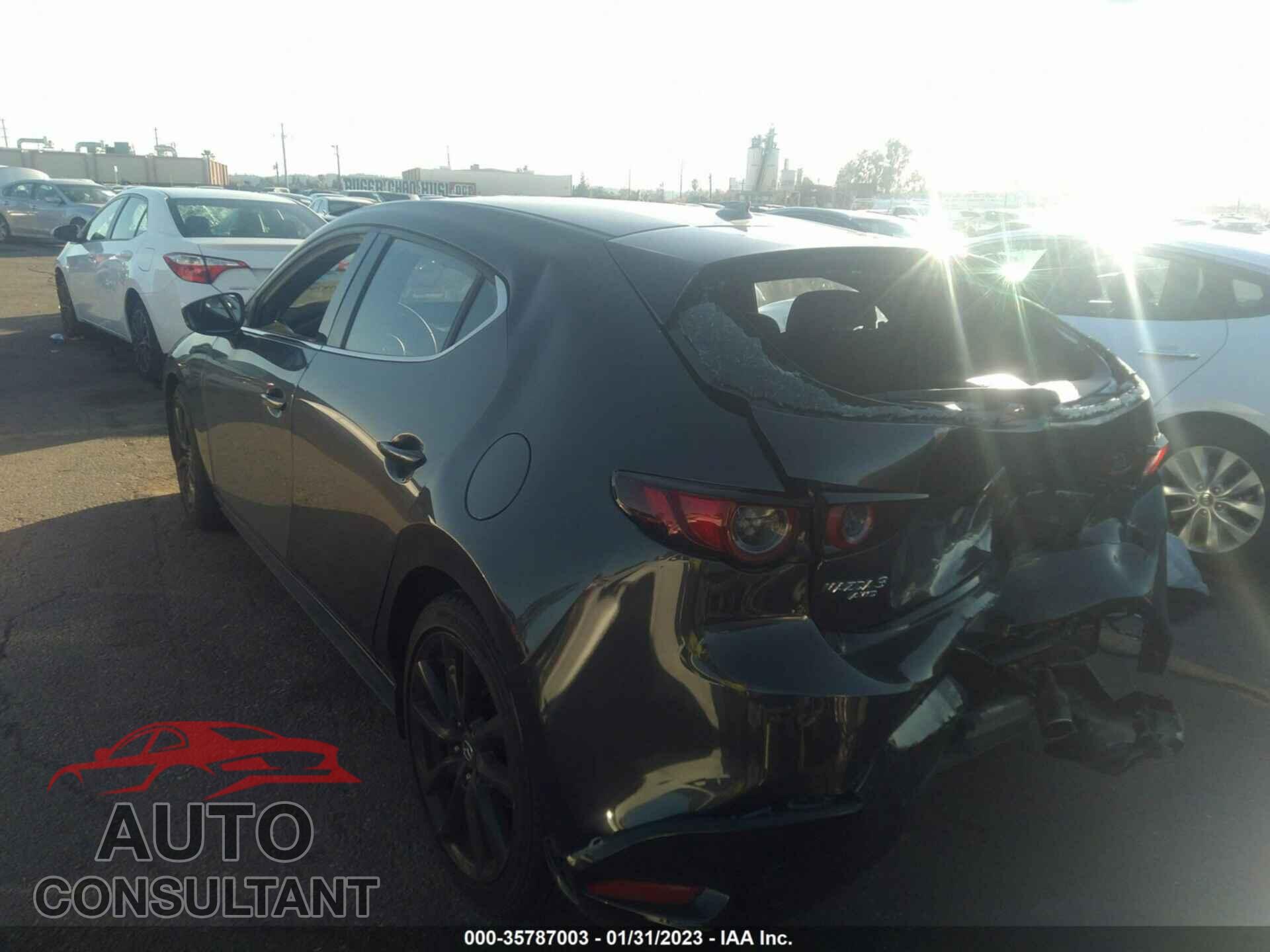 MAZDA MAZDA3 HATCHBACK 2019 - JM1BPBNM1K1126408