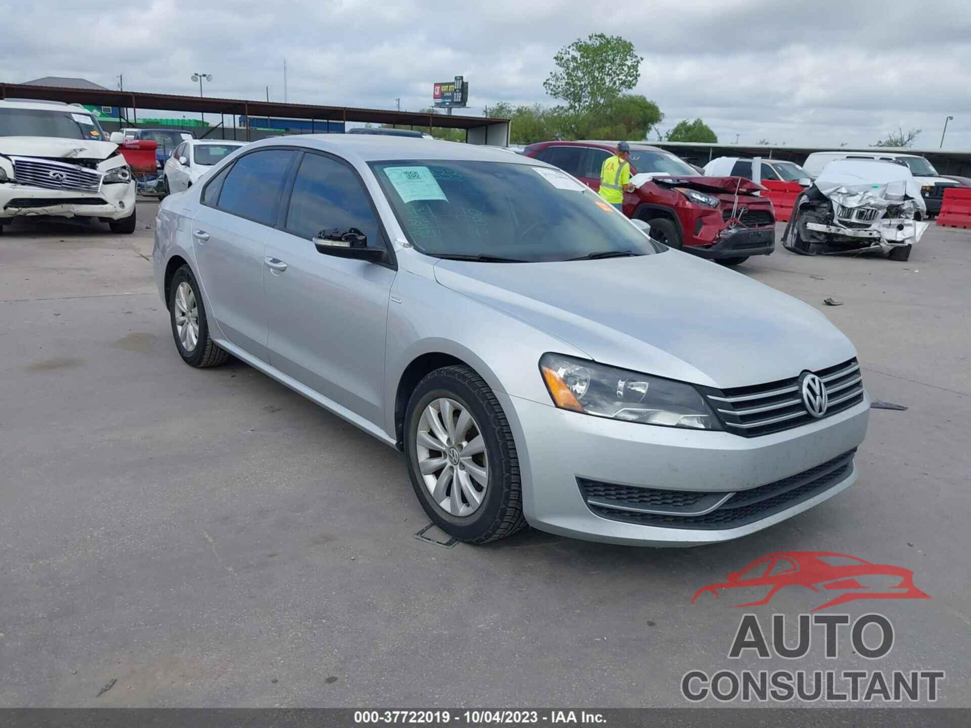VOLKSWAGEN PASSAT 2015 - 1VWAT7A35FC014204