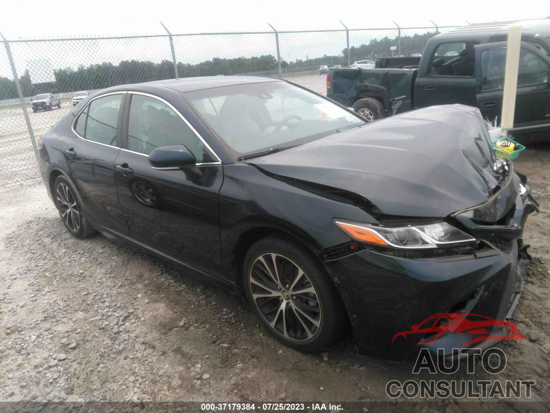 TOYOTA CAMRY 2018 - 4T1B11HK0JU671157