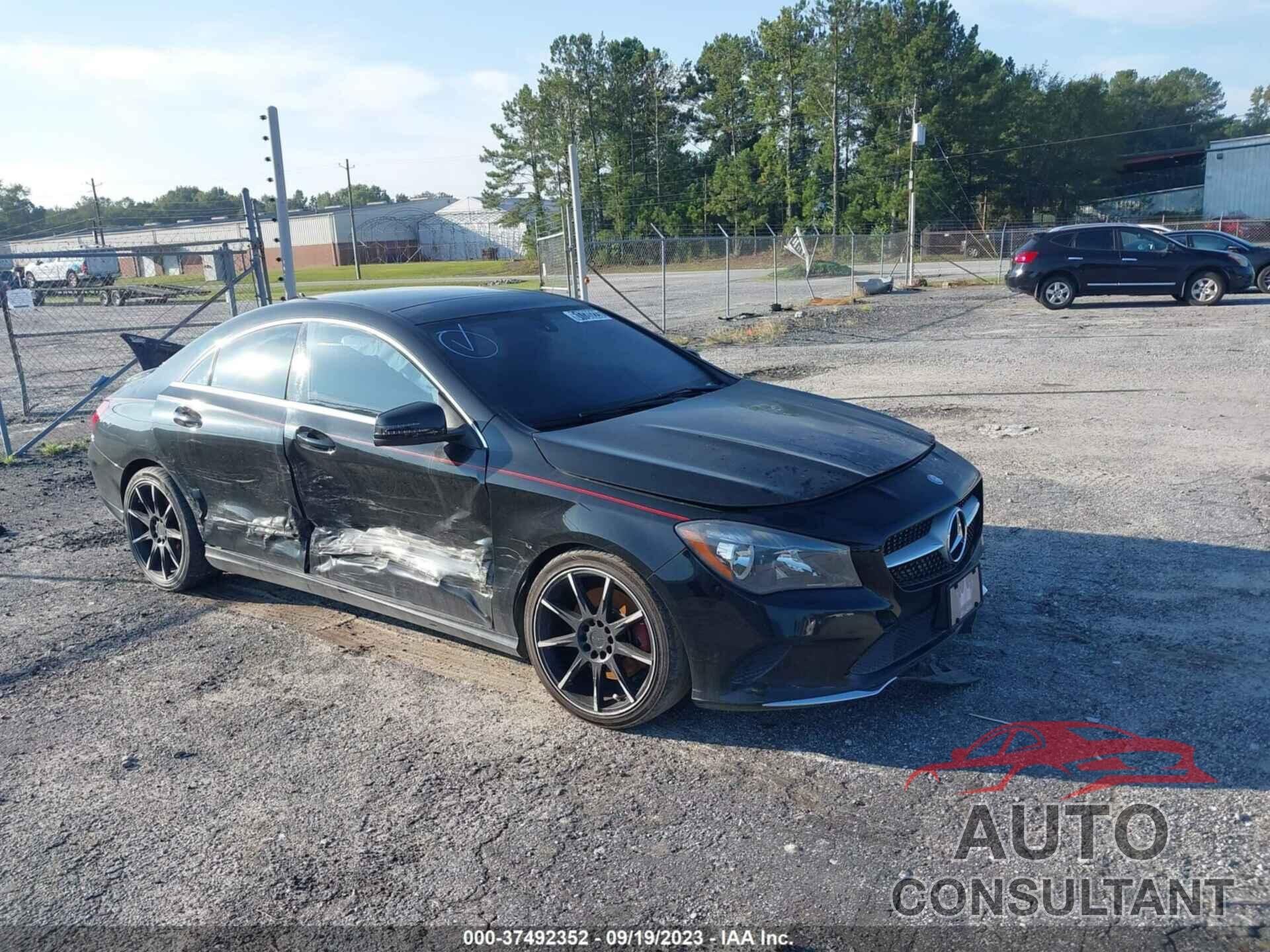 MERCEDES-BENZ CLA 250 2017 - WDDSJ4EB9HN437751