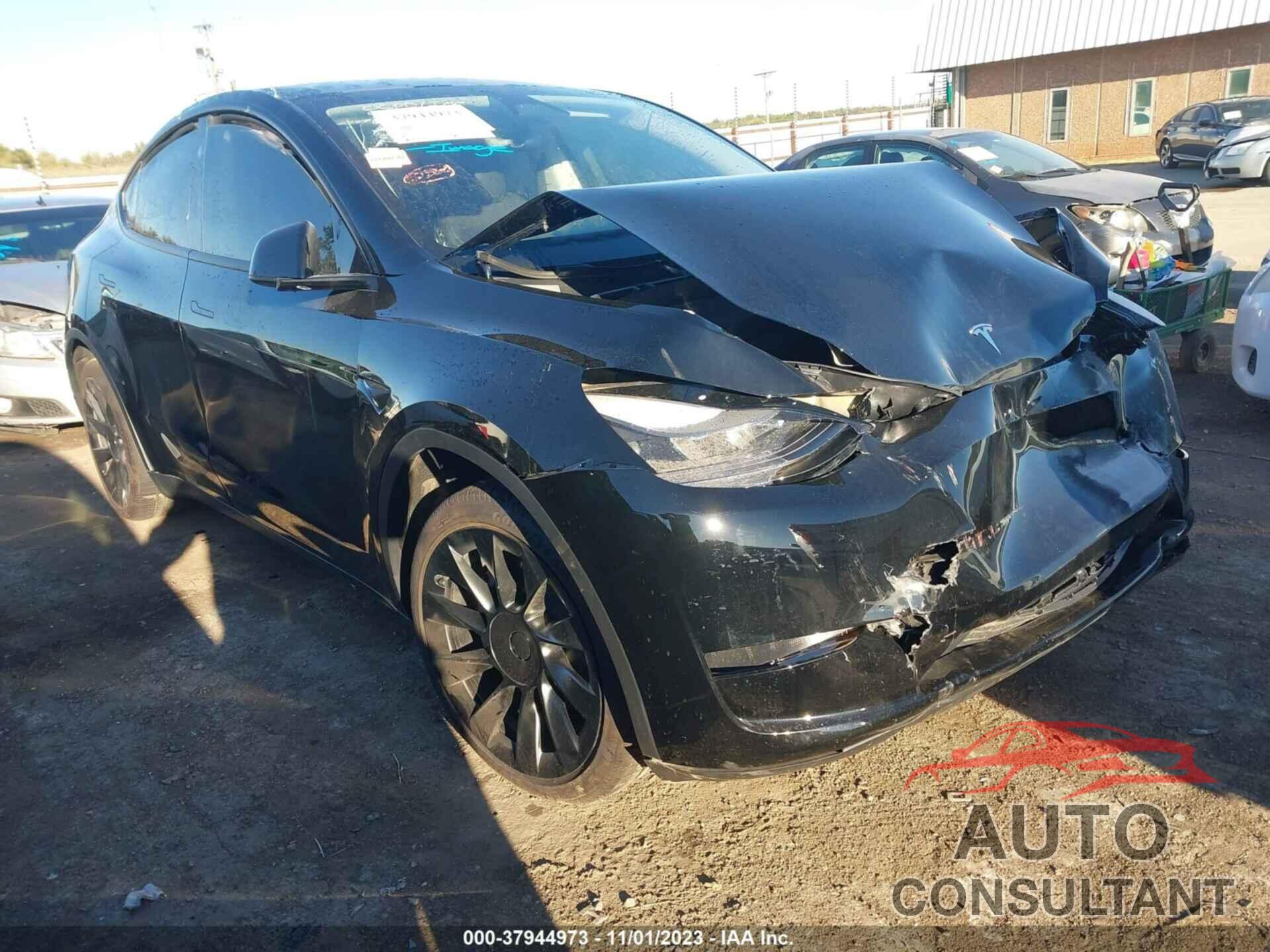 TESLA MODEL Y 2023 - 7SAYGDEE8PF796327