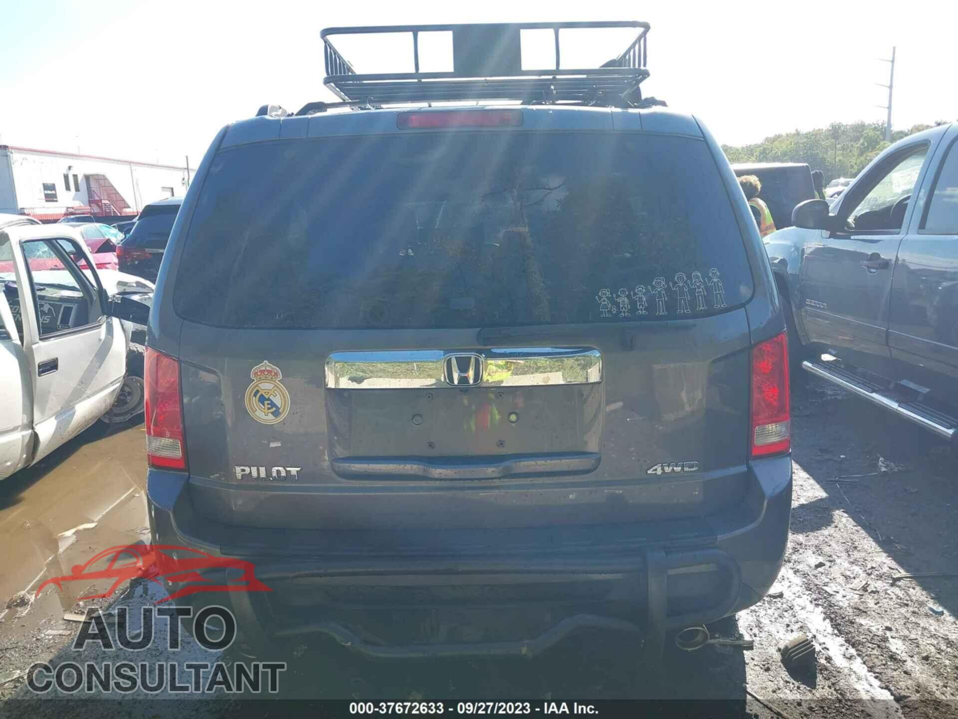 HONDA PILOT 2015 - 5FNYF4H42FB049064
