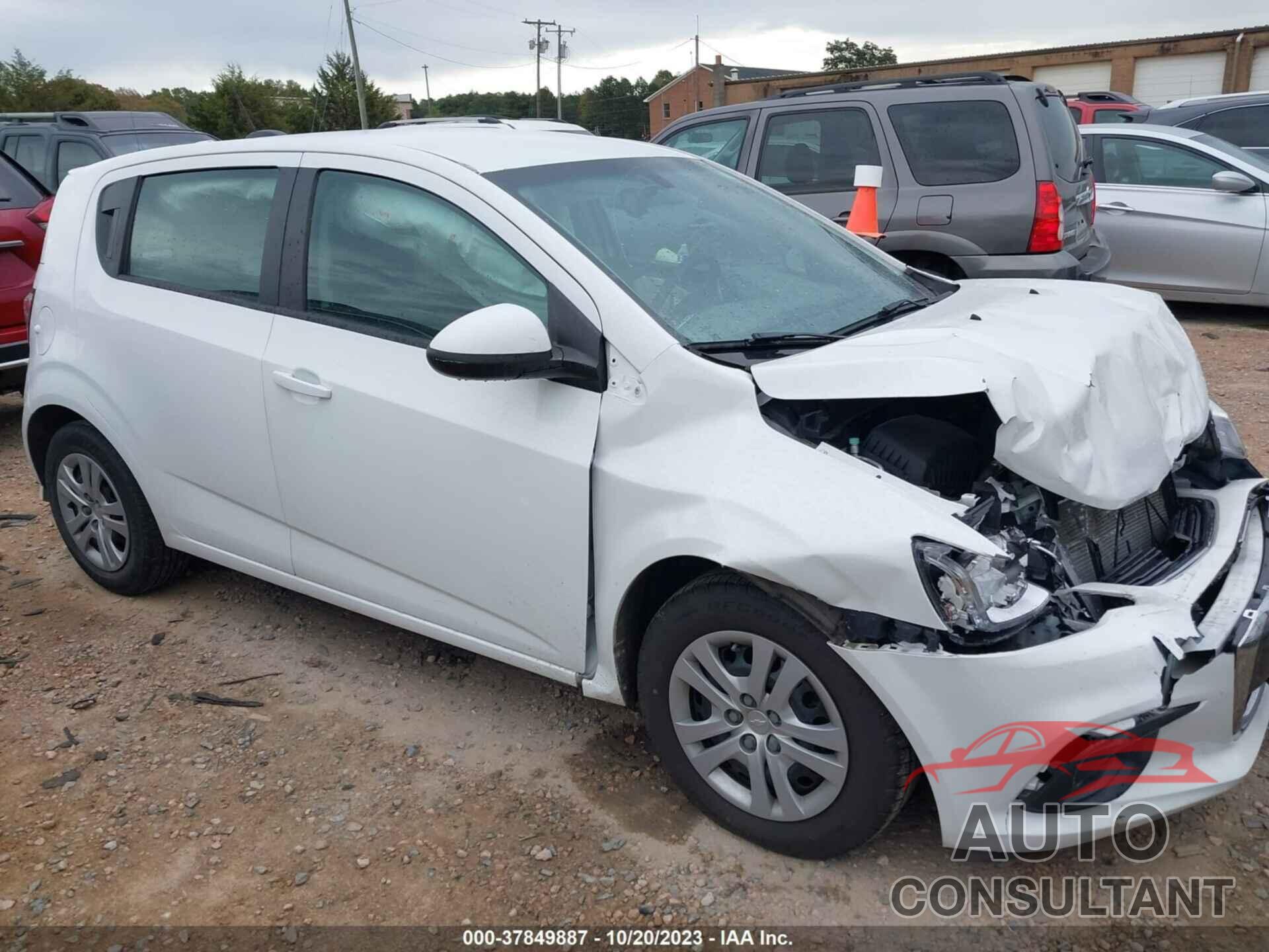 CHEVROLET SONIC 2017 - 1G1JG6SH8H4136993