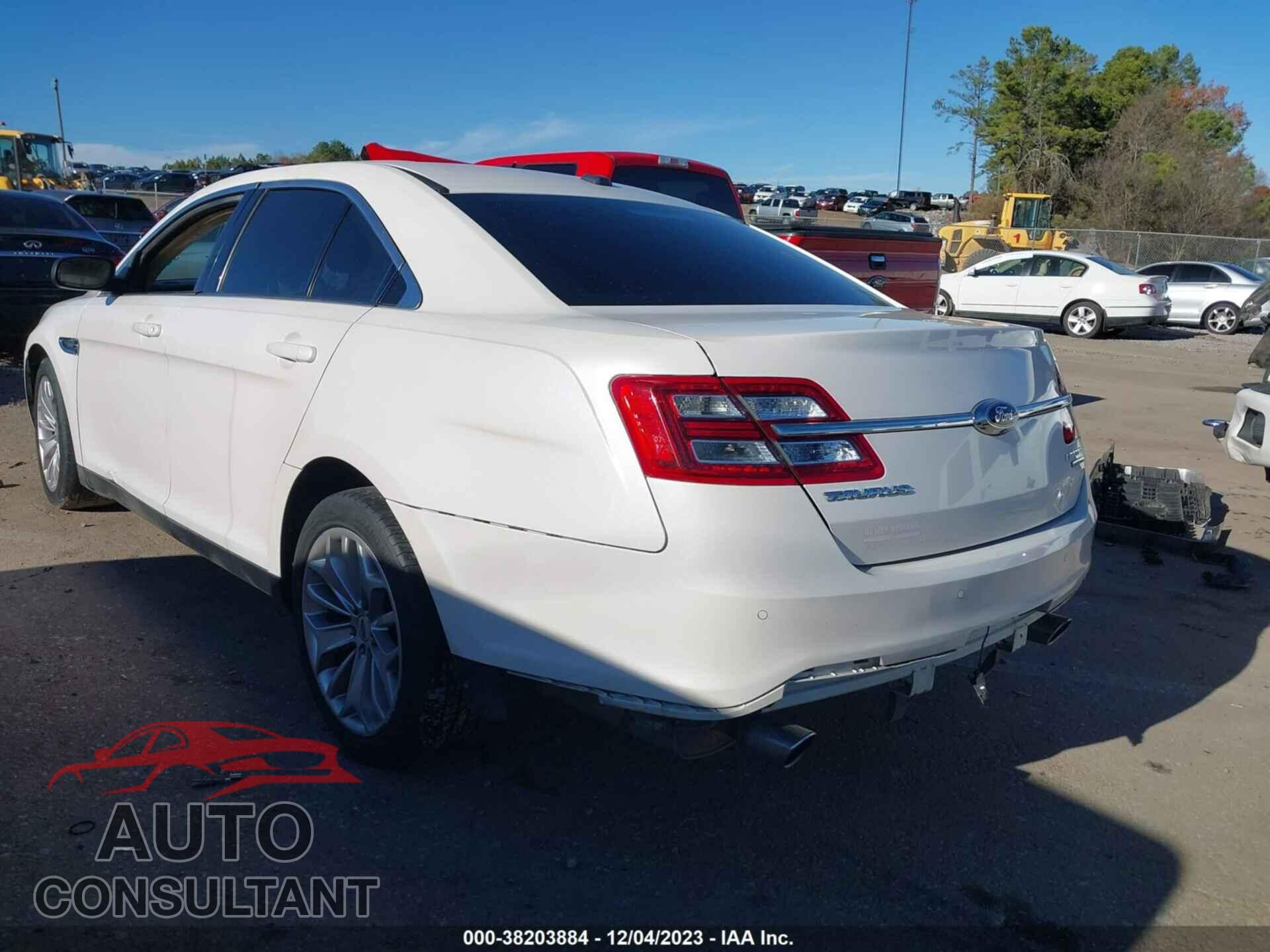 FORD TAURUS 2018 - 1FAHP2F85JG110192
