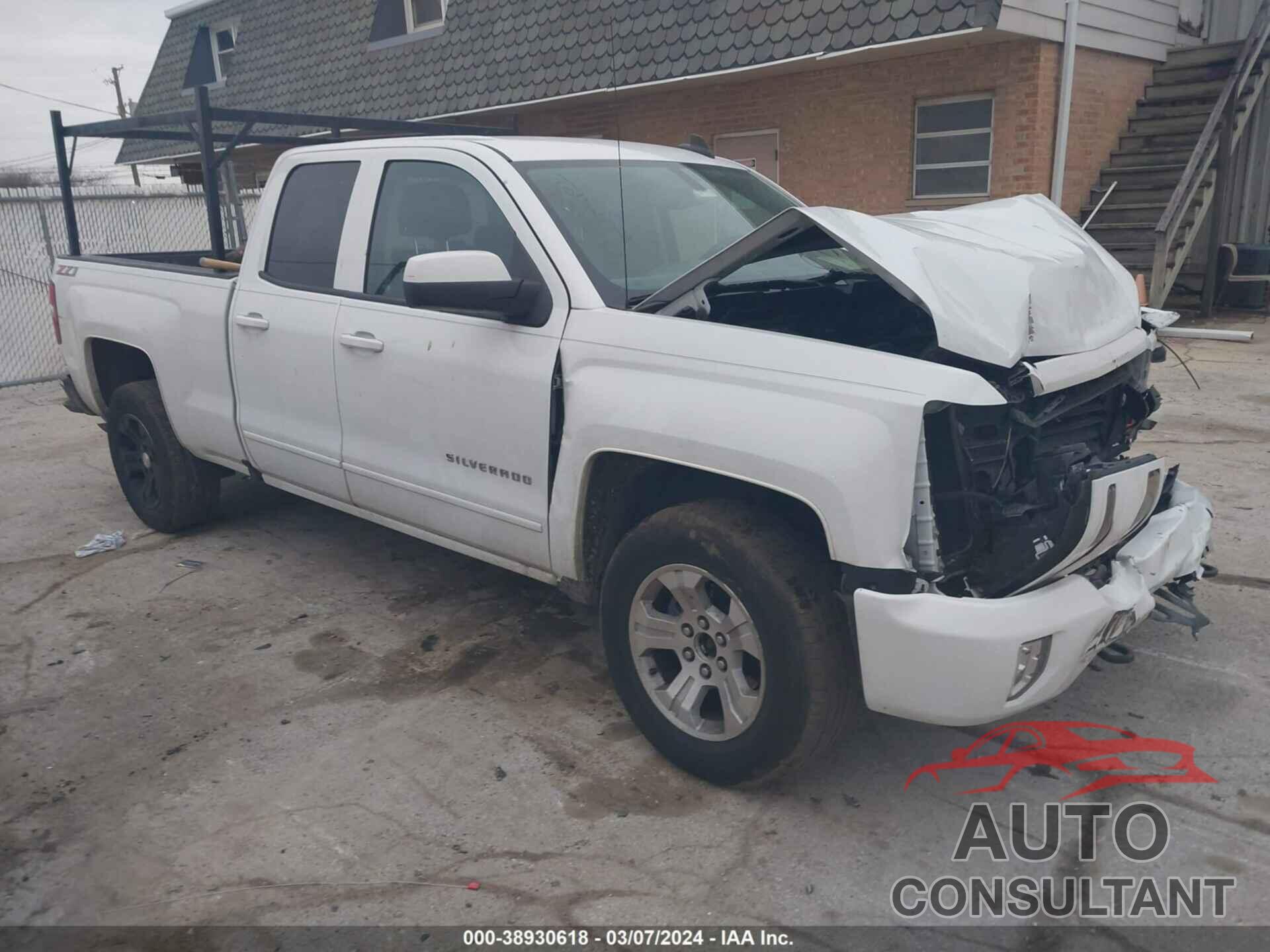 CHEVROLET SILVERADO 1500 2018 - 1GCVKREH5JZ370117
