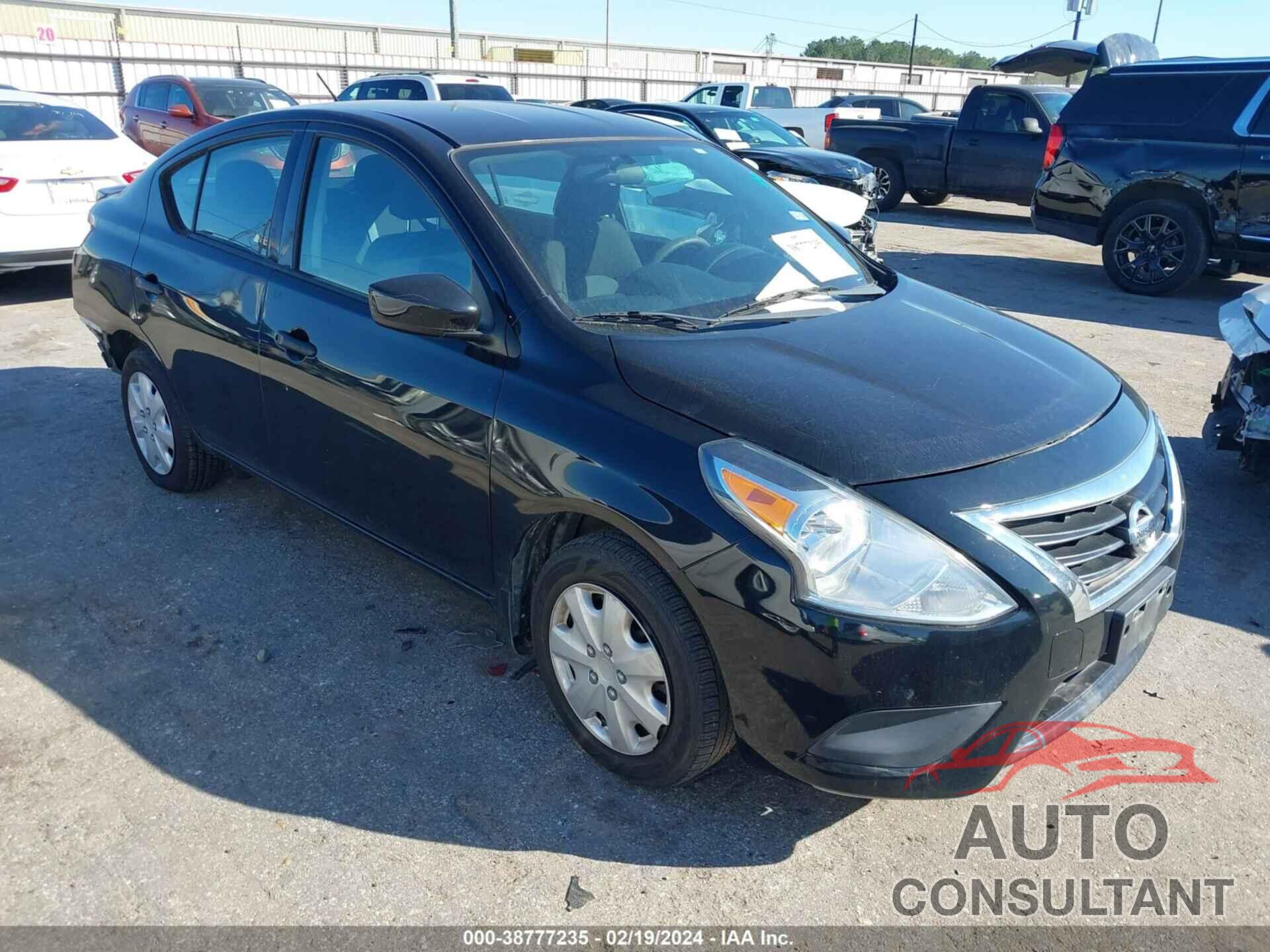 NISSAN VERSA 2018 - 3N1CN7AP8JL809059