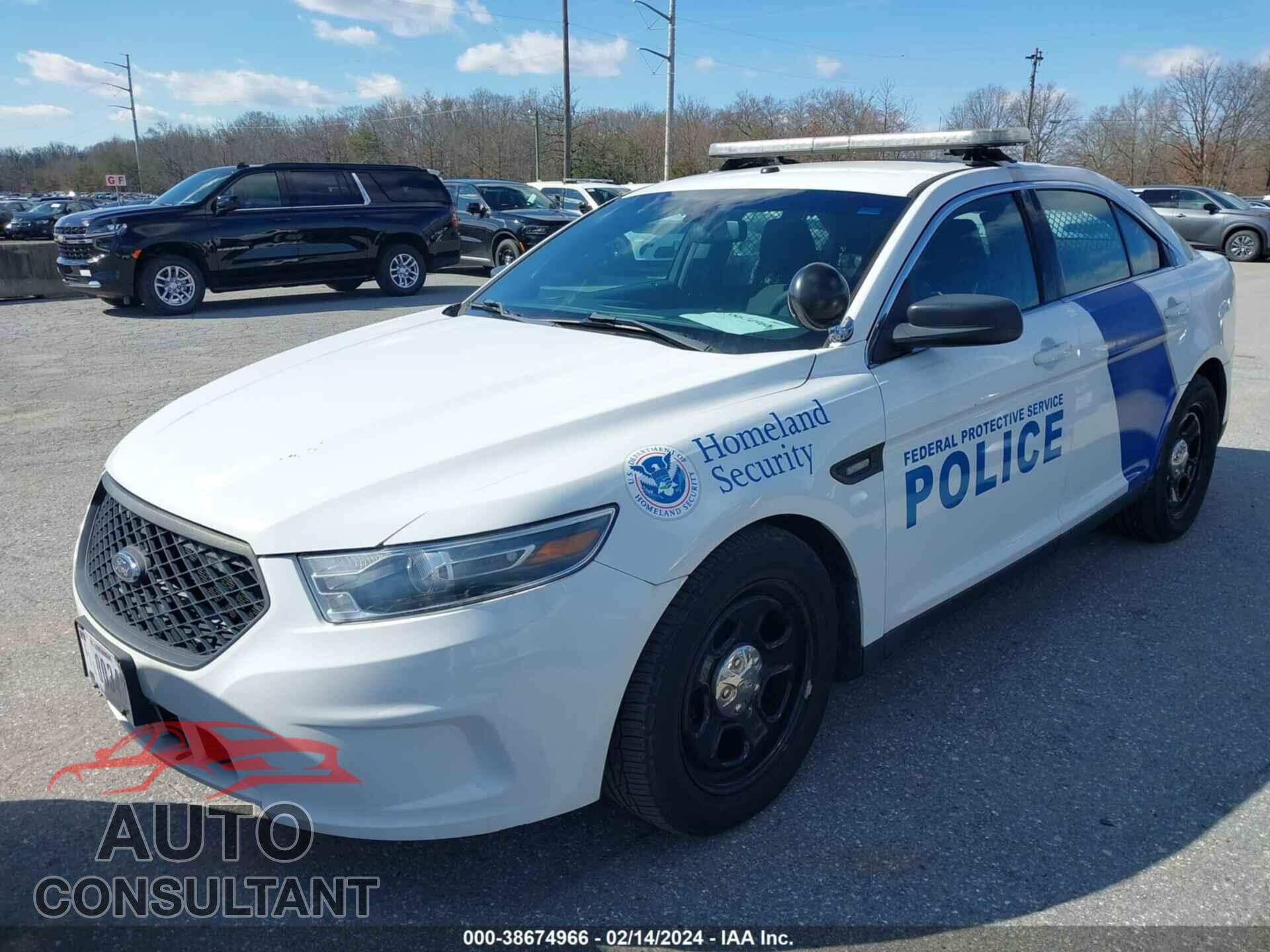 FORD TAURUS 2017 - 1FAHP2L83HG105927