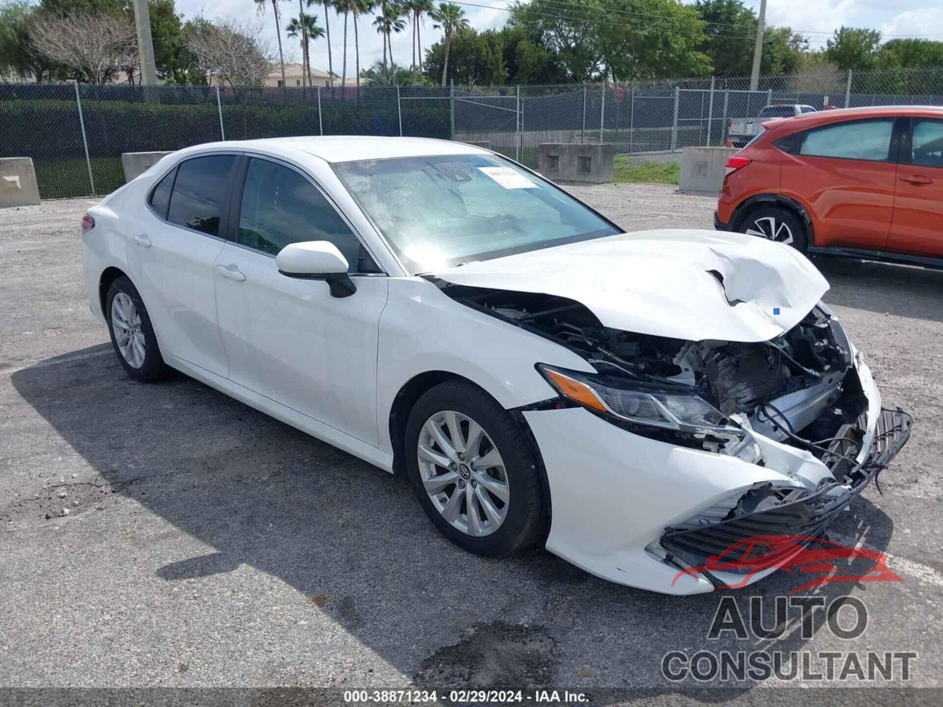 TOYOTA CAMRY 2018 - 4T1B11HKXJU615324
